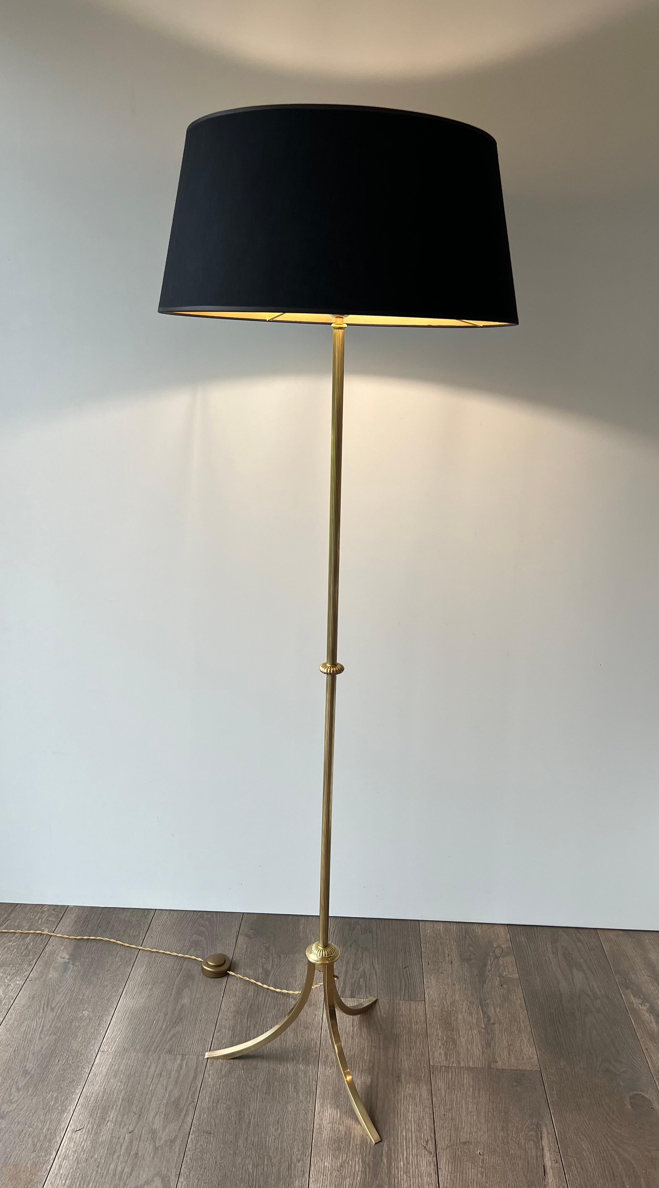 Lampada da terra in ottone in stile neoclassico francese degli anni '40, Maison Jansen in vendita 10