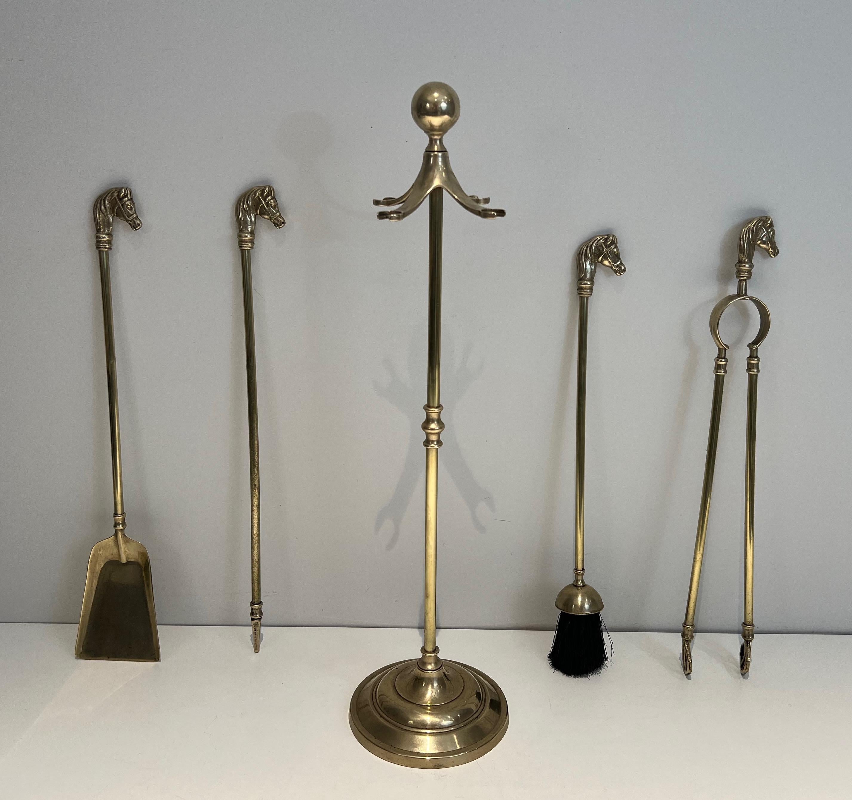 Neoclassical Style Brass Horseheads Fireplace Tools In Good Condition For Sale In Marcq-en-Barœul, Hauts-de-France
