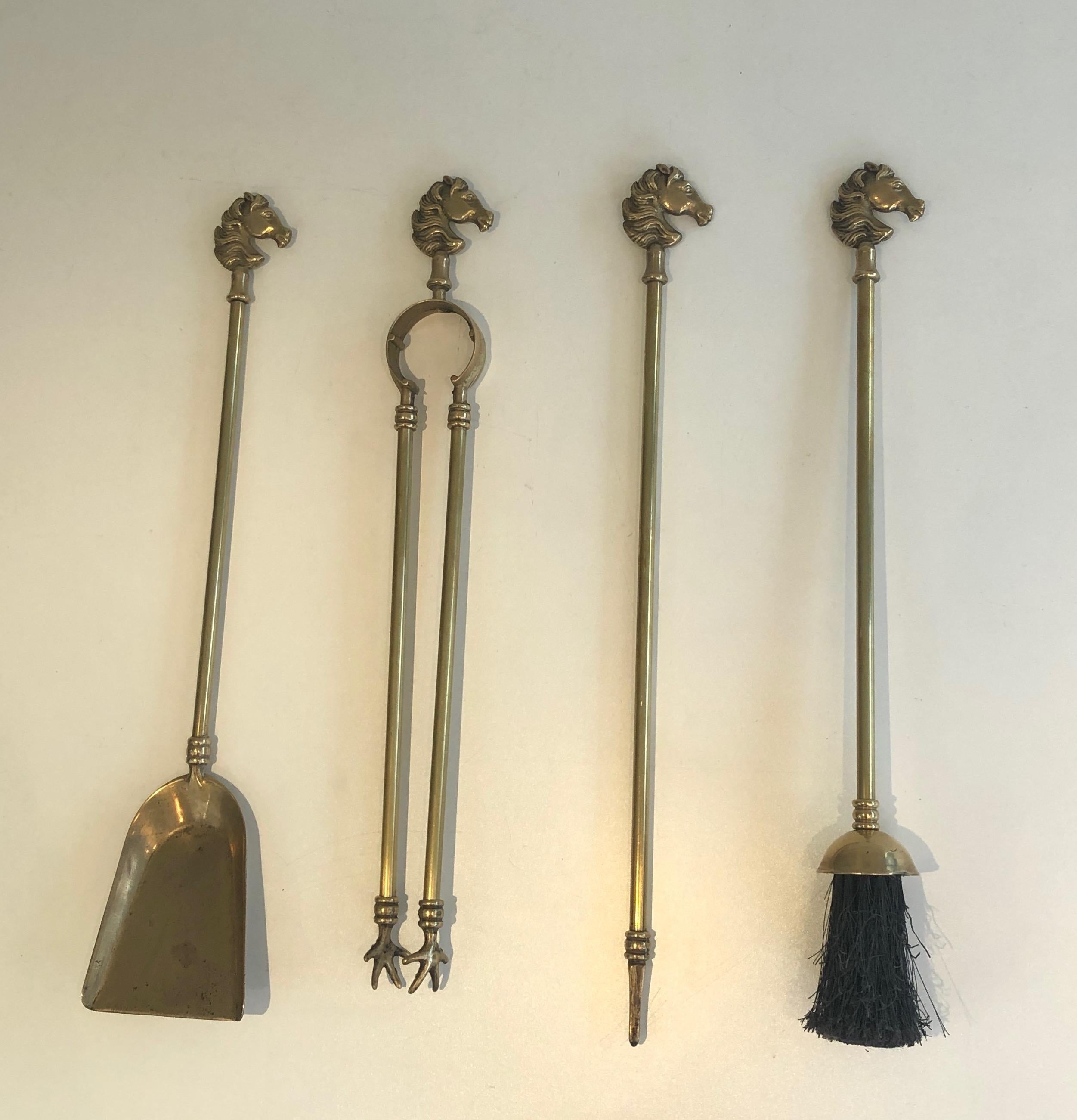 Français Outils de cheminée de style néoclassique en laiton pour chevaux en vente