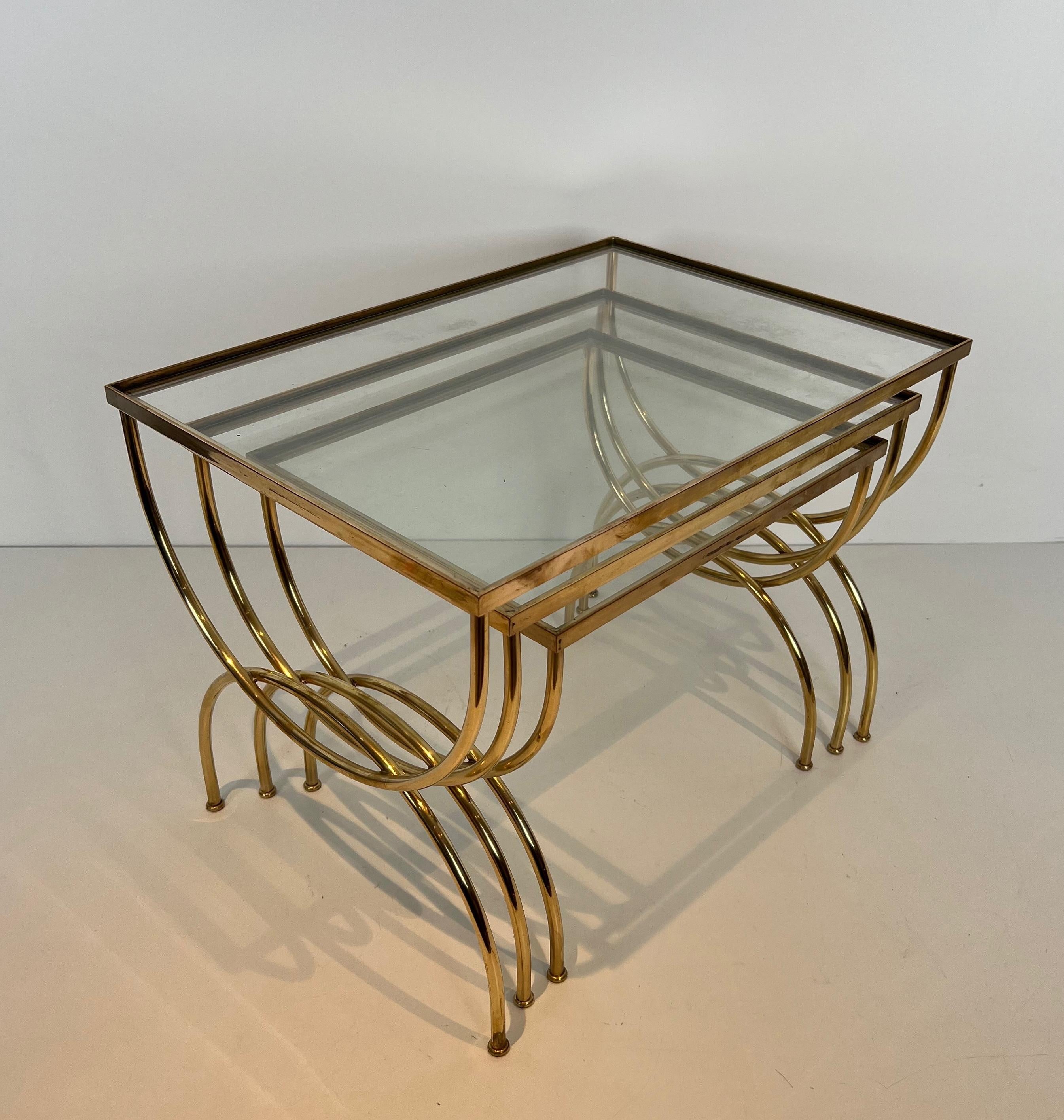 Tables gigognes de style néoclassique  Avec base arcuate. Travail en français en vente 8