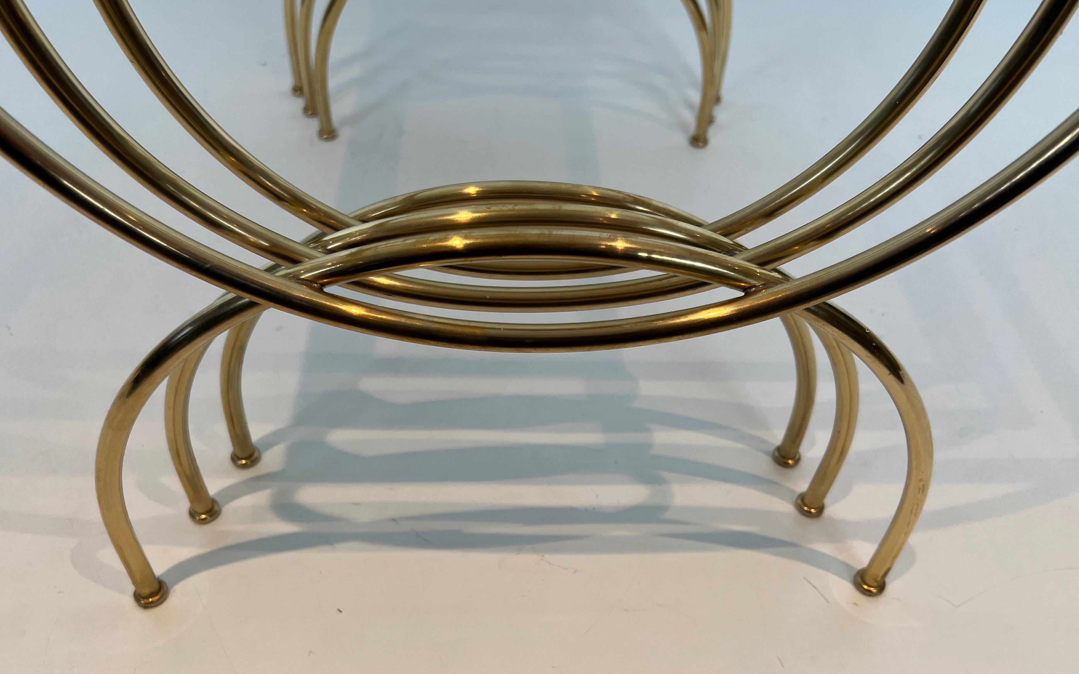 Tables gigognes de style néoclassique  Avec base arcuate. Travail en français en vente 10