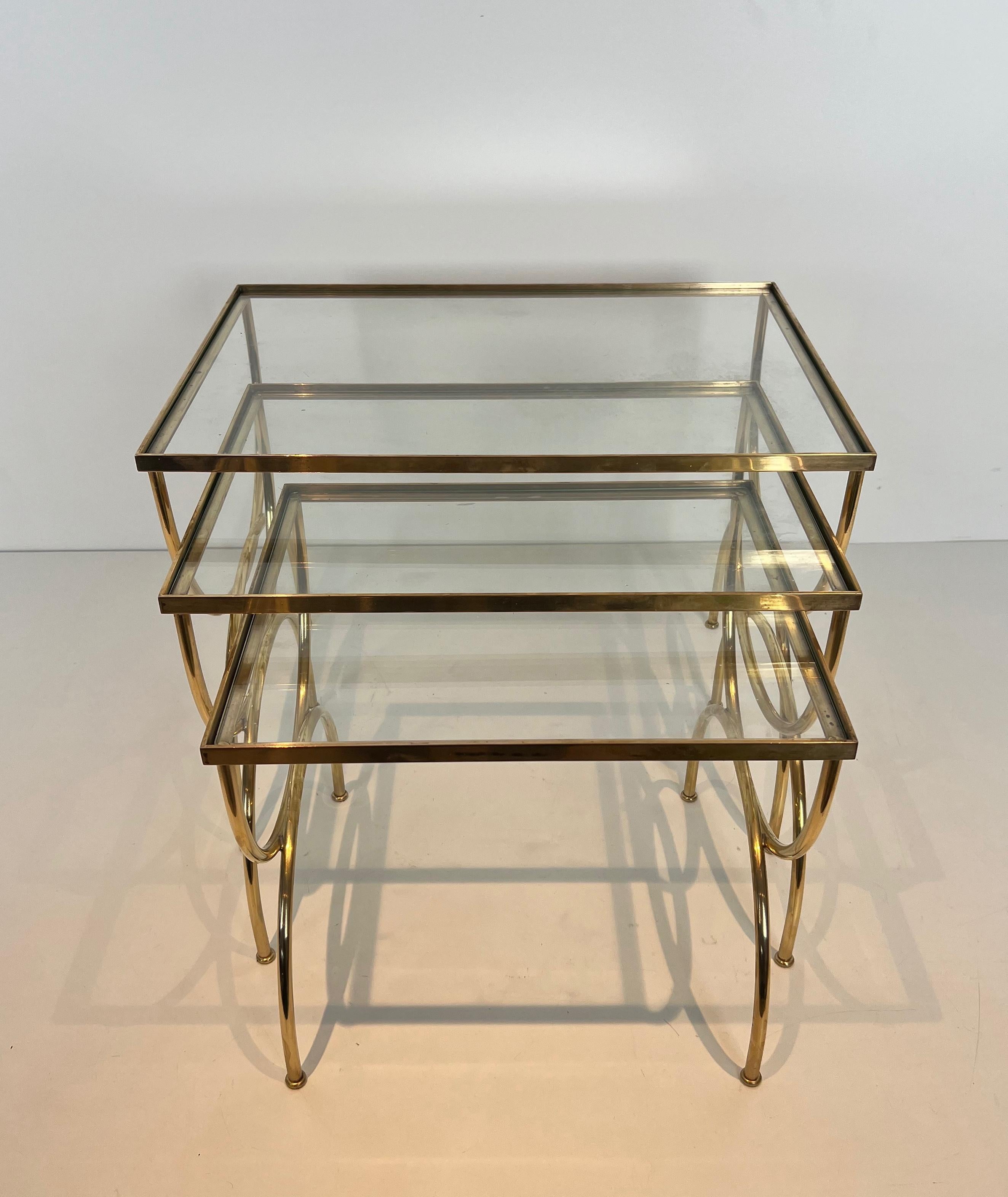 Tables gigognes de style néoclassique  Avec base arcuate. Travail en français en vente 12