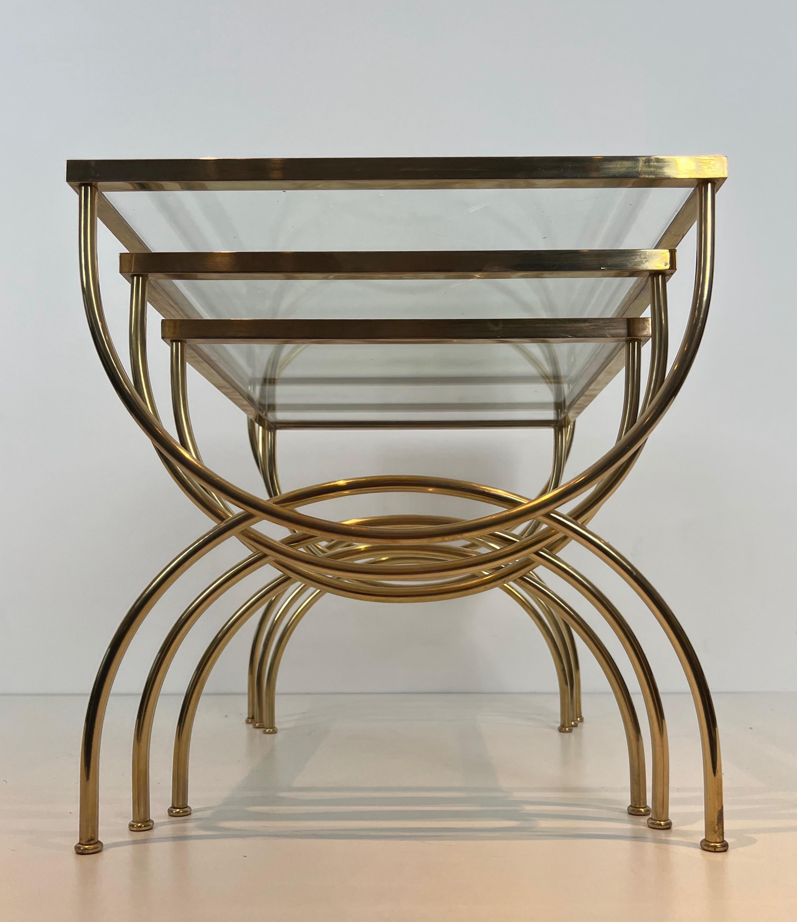 Tables gigognes de style néoclassique  Avec base arcuate. Travail en français Bon état - En vente à Marcq-en-Barœul, Hauts-de-France
