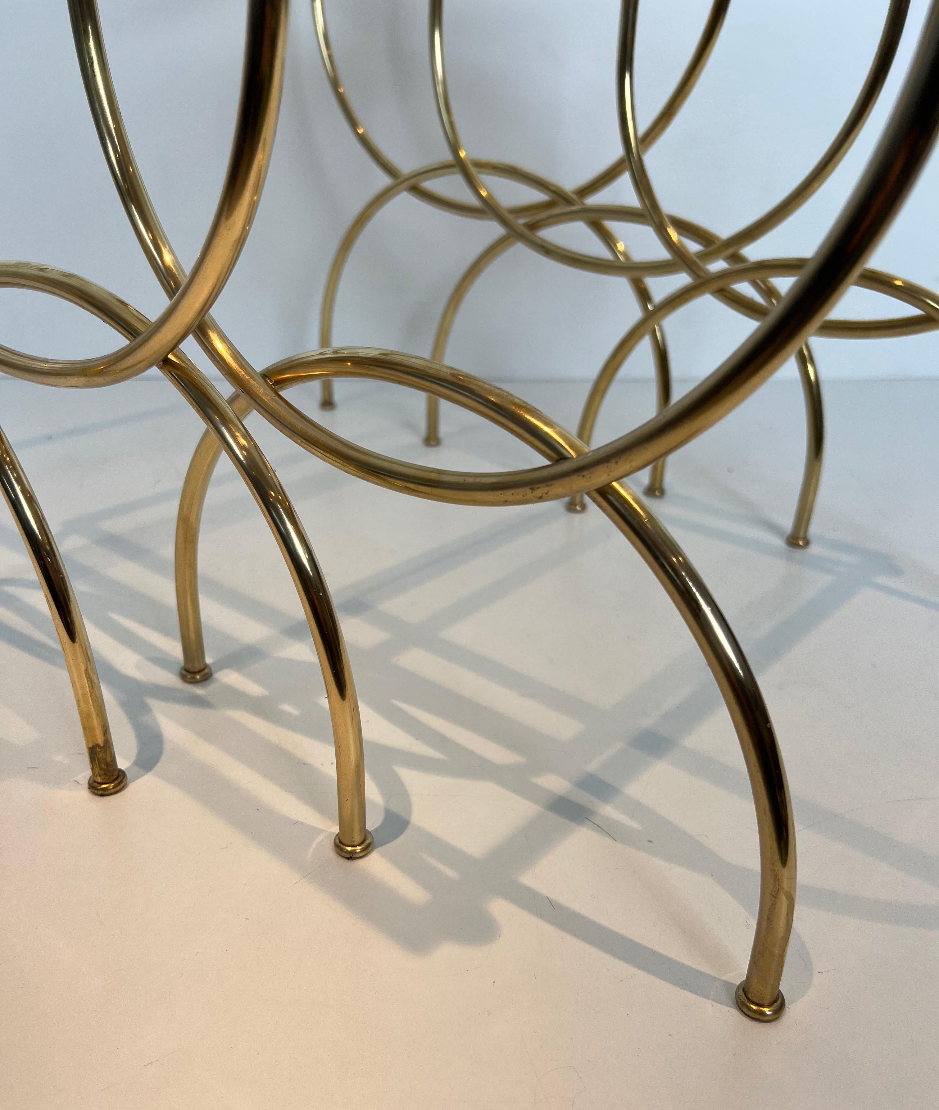 Tables gigognes de style néoclassique  Avec base arcuate. Travail en français en vente 2