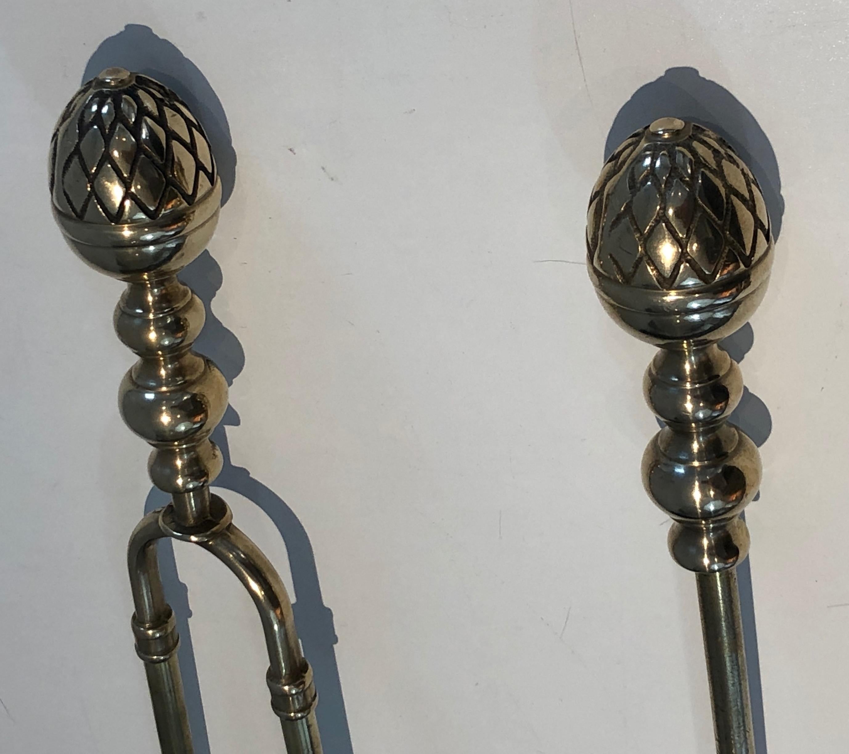 Attrezzi per caminetto ad ananas in ottone in stile neoclassico della Maison Baguès in vendita 12