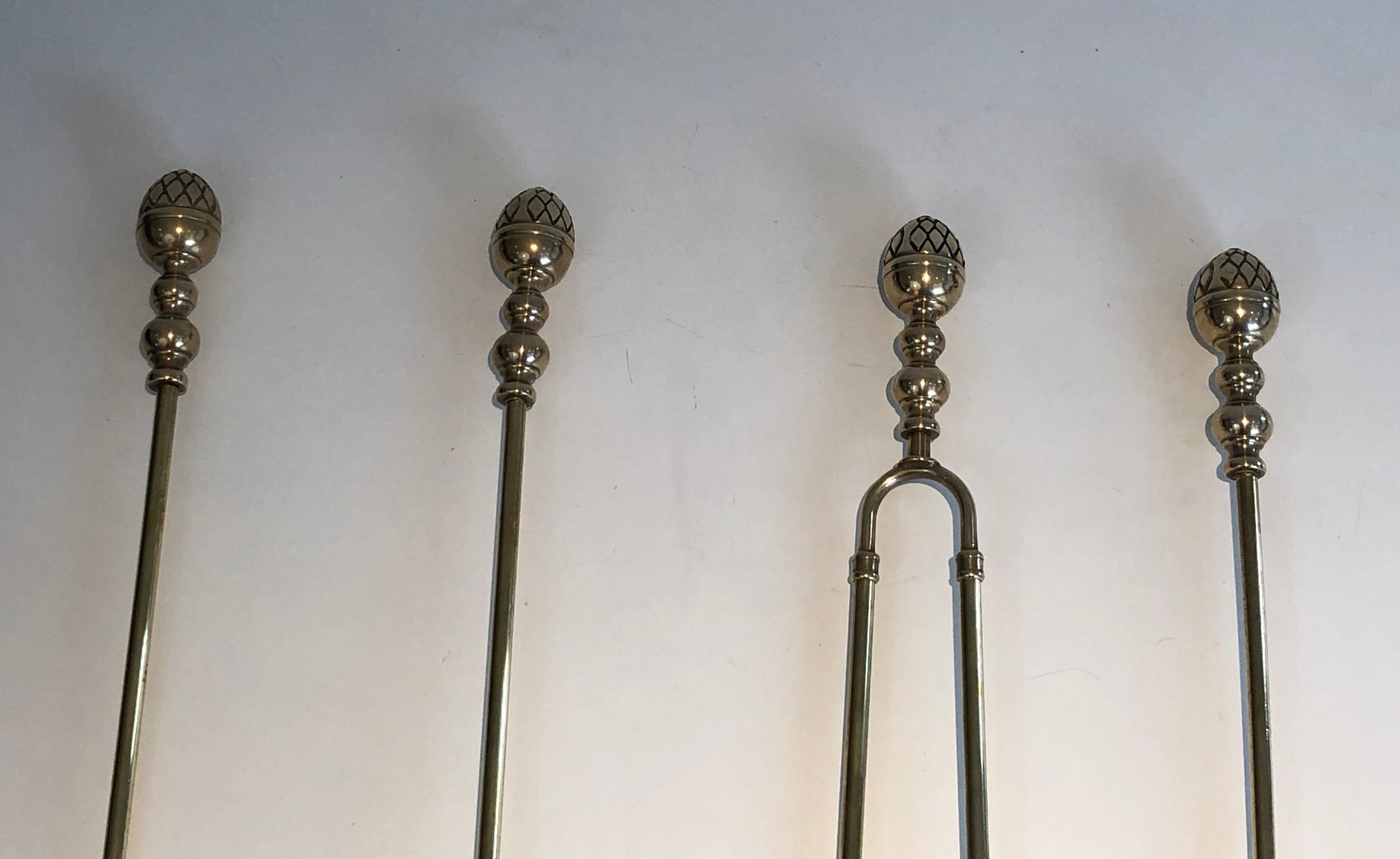 Attrezzi per caminetto ad ananas in ottone in stile neoclassico della Maison Baguès In condizioni buone in vendita a Marcq-en-Barœul, Hauts-de-France