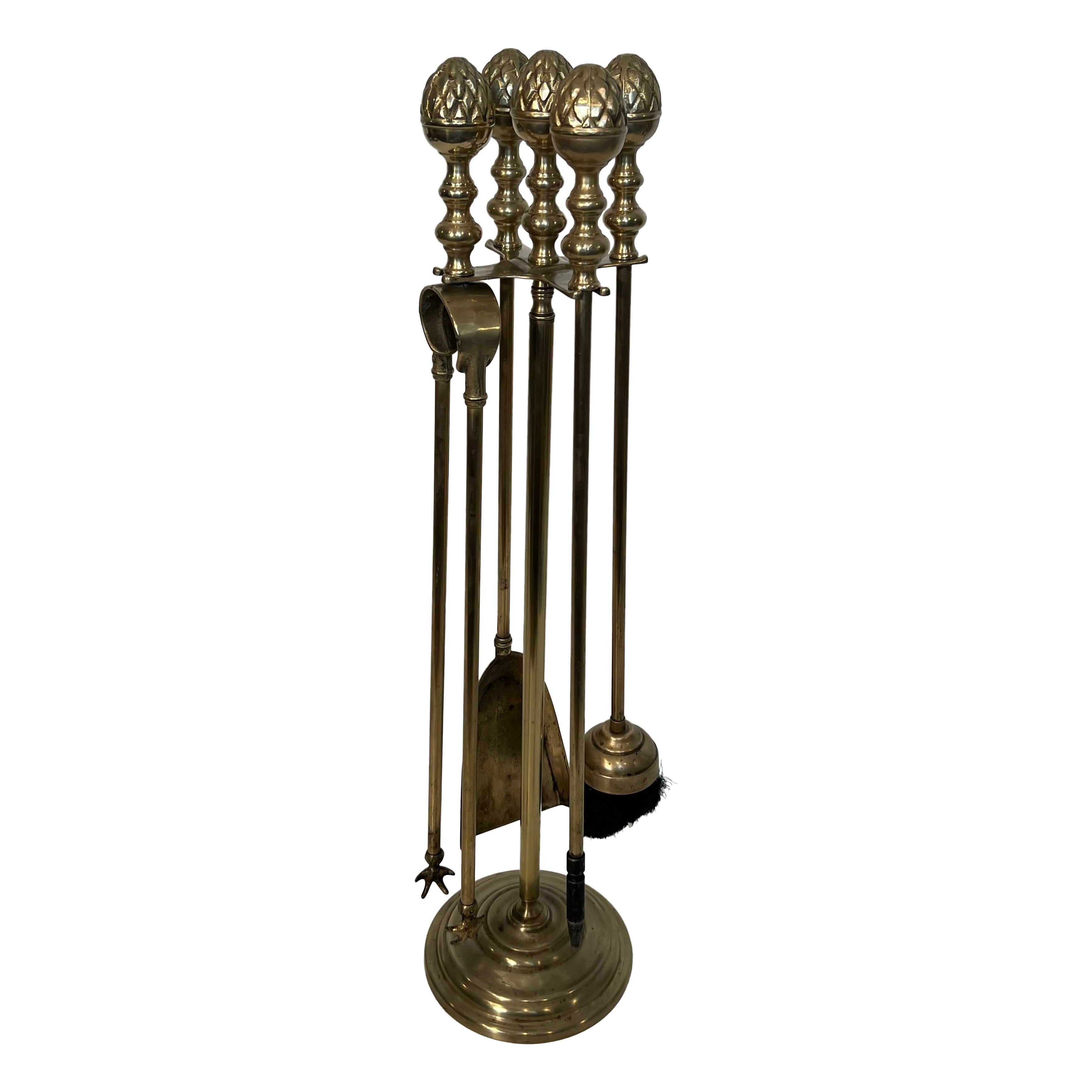 Outils de cheminée ananas en laiton de style néoclassique dans le style de la Maison Baguès en vente