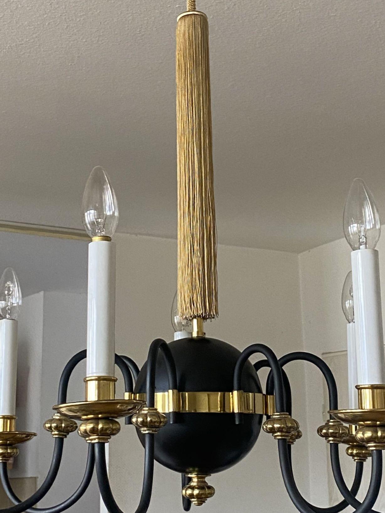Lampadario austriaco a sette luci in ottone e seta, Austria, anni '30 in vendita 2