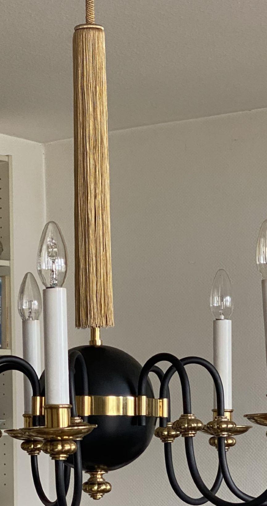 Lampadario austriaco a sette luci in ottone e seta, Austria, anni '30 in vendita 6