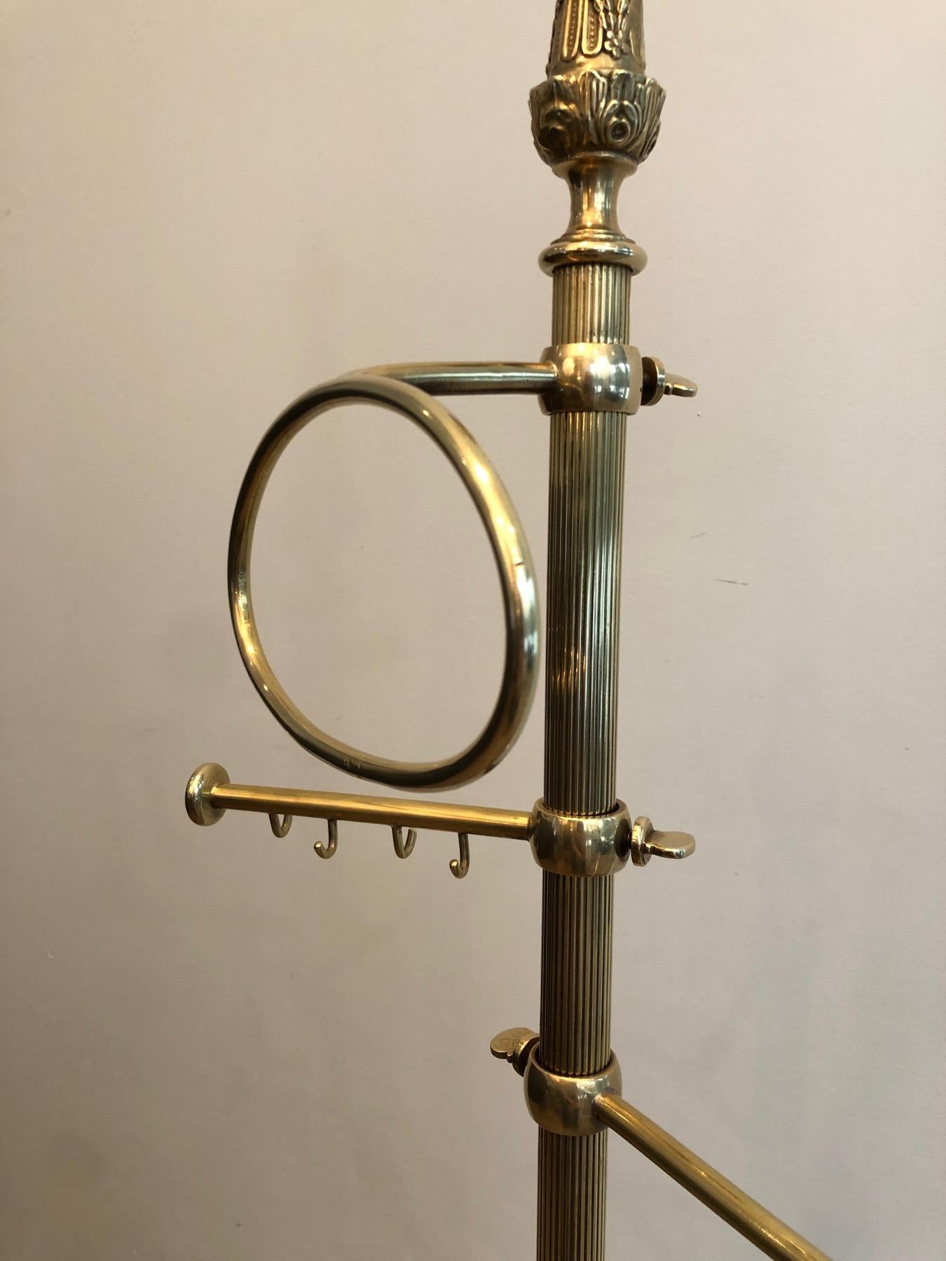 Neoclassical Style Brass Towel Holder In Good Condition For Sale In Marcq-en-Barœul, Hauts-de-France