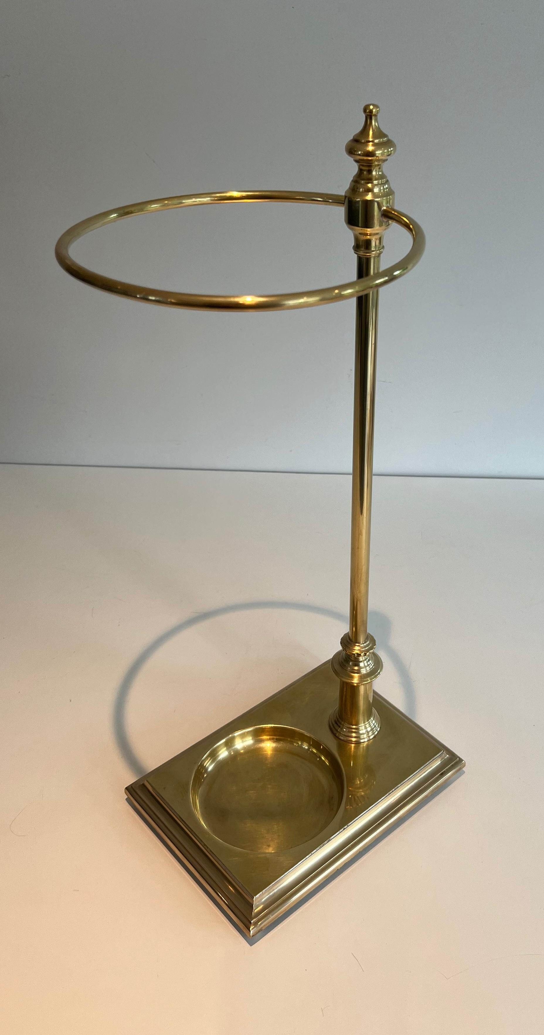 Français Stand de parapluie en laiton de style néoclassique en vente