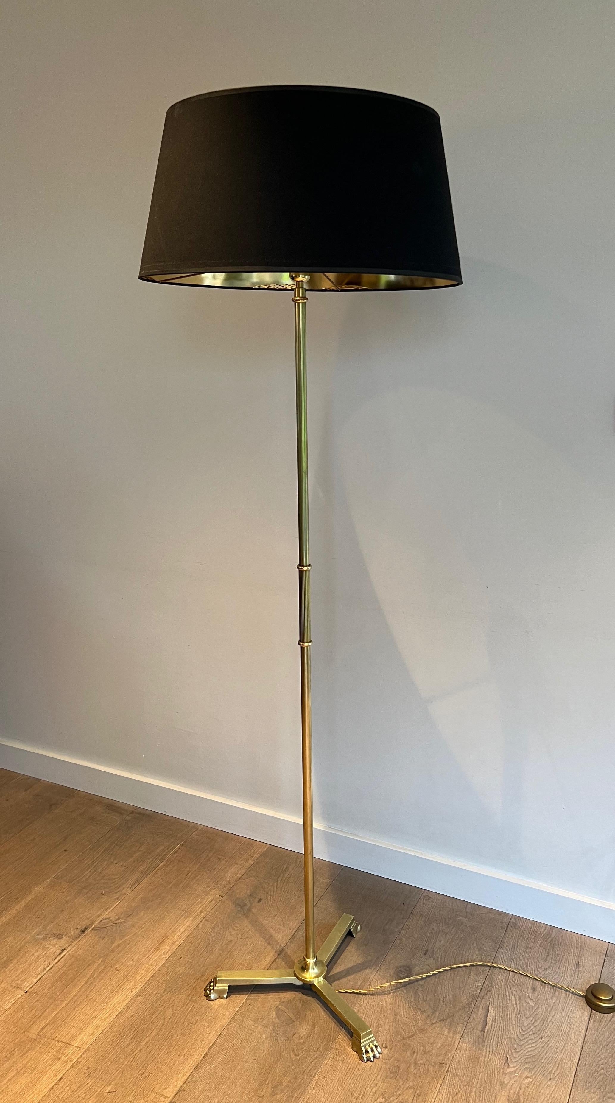 Neoclassical Style Bronze and Brass Floor lamp with claw feet by Guy Lefevre  In Good Condition For Sale In Marcq-en-Barœul, Hauts-de-France