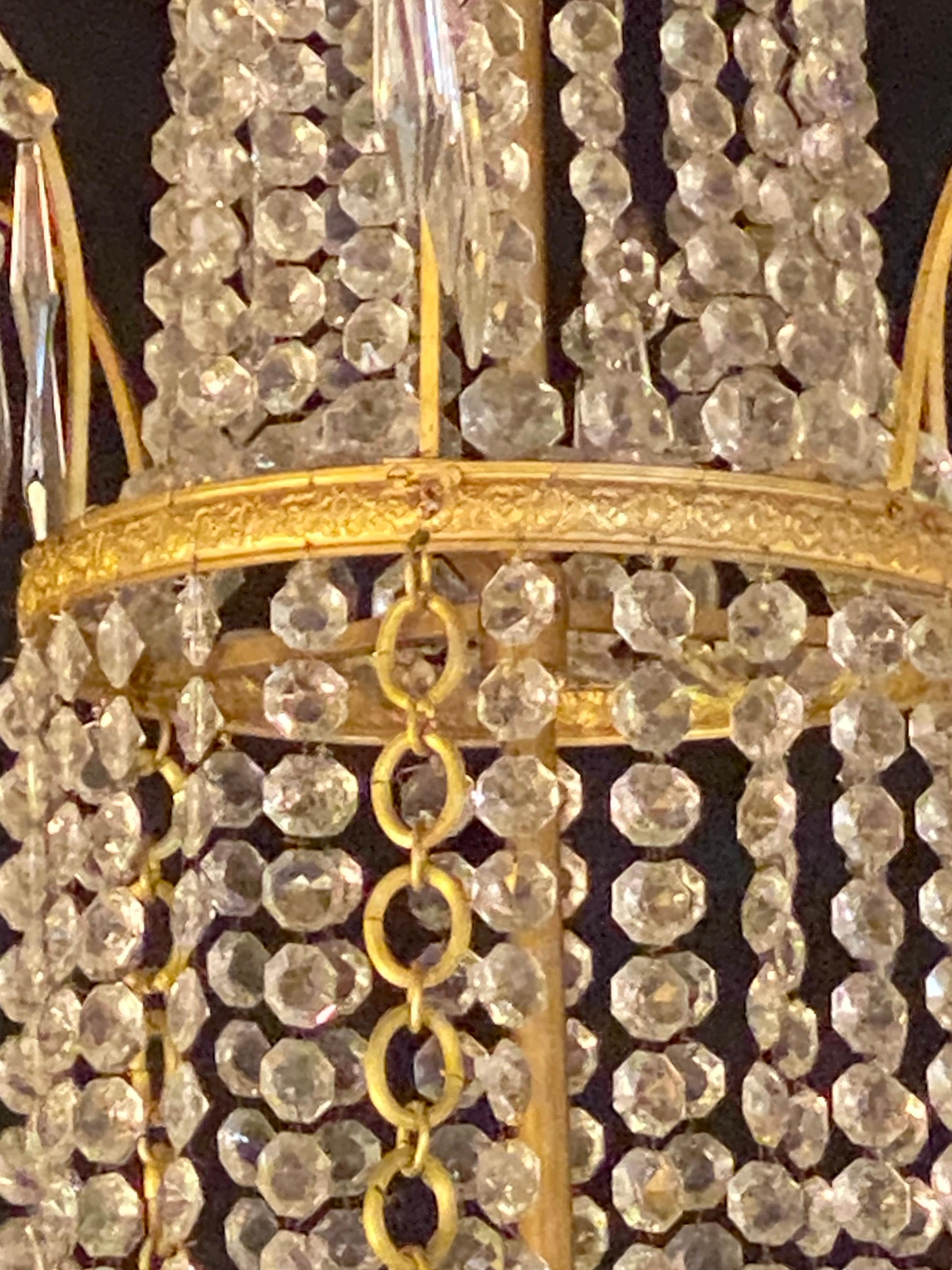 Monumentale Kronleuchter aus Bronze und Kristall im neoklassischen Stil, ein Paar im Angebot 2