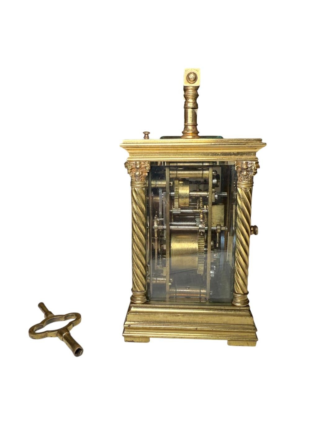 Horloge de table/chariot de style néoclassique en vente 2