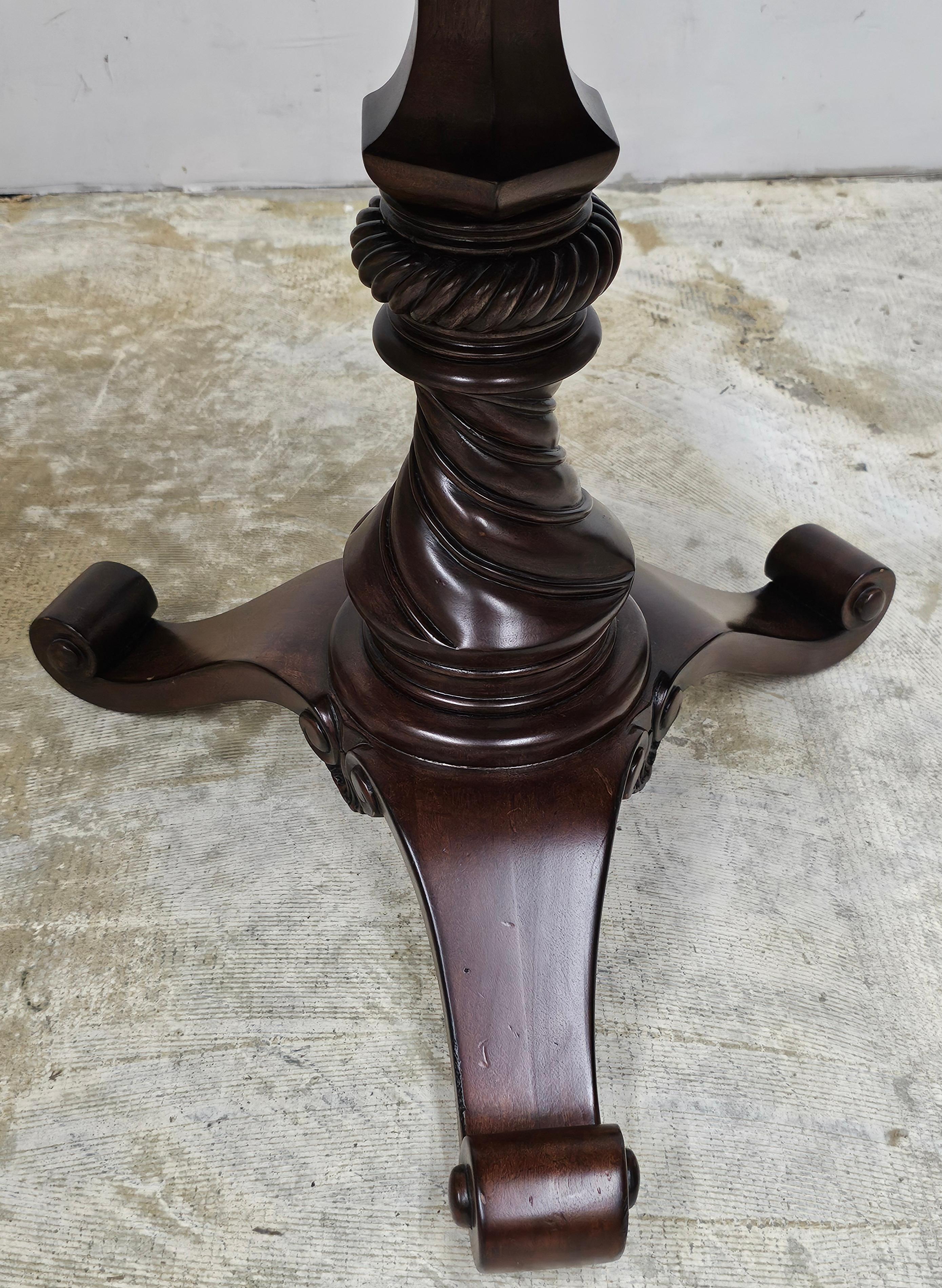 Neoclassical Style Carved and Cross-Banded Mahogany Pedestal Center Table For Sale 1
