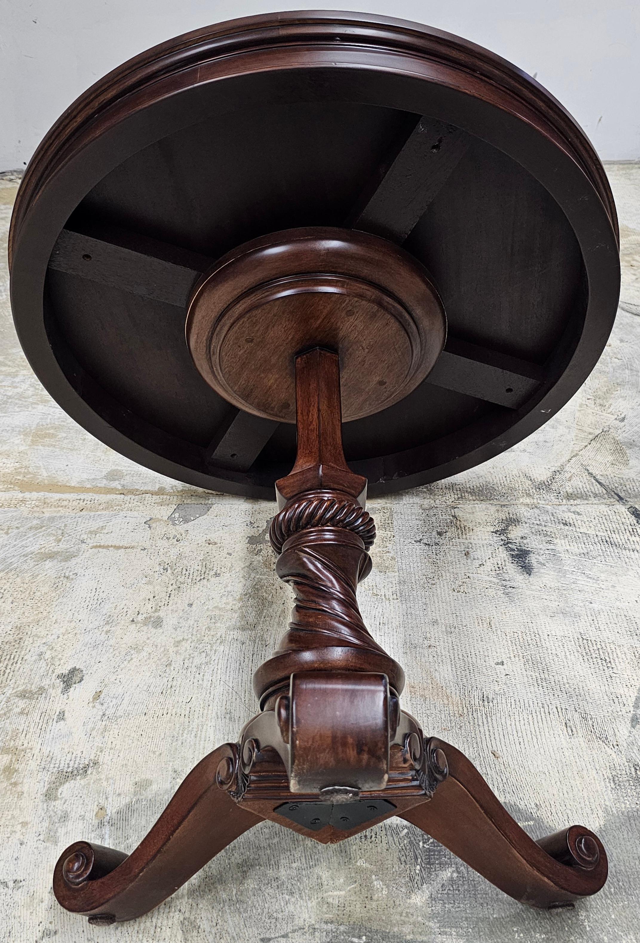 Neoclassical Style Carved and Cross-Banded Mahogany Pedestal Center Table For Sale 2