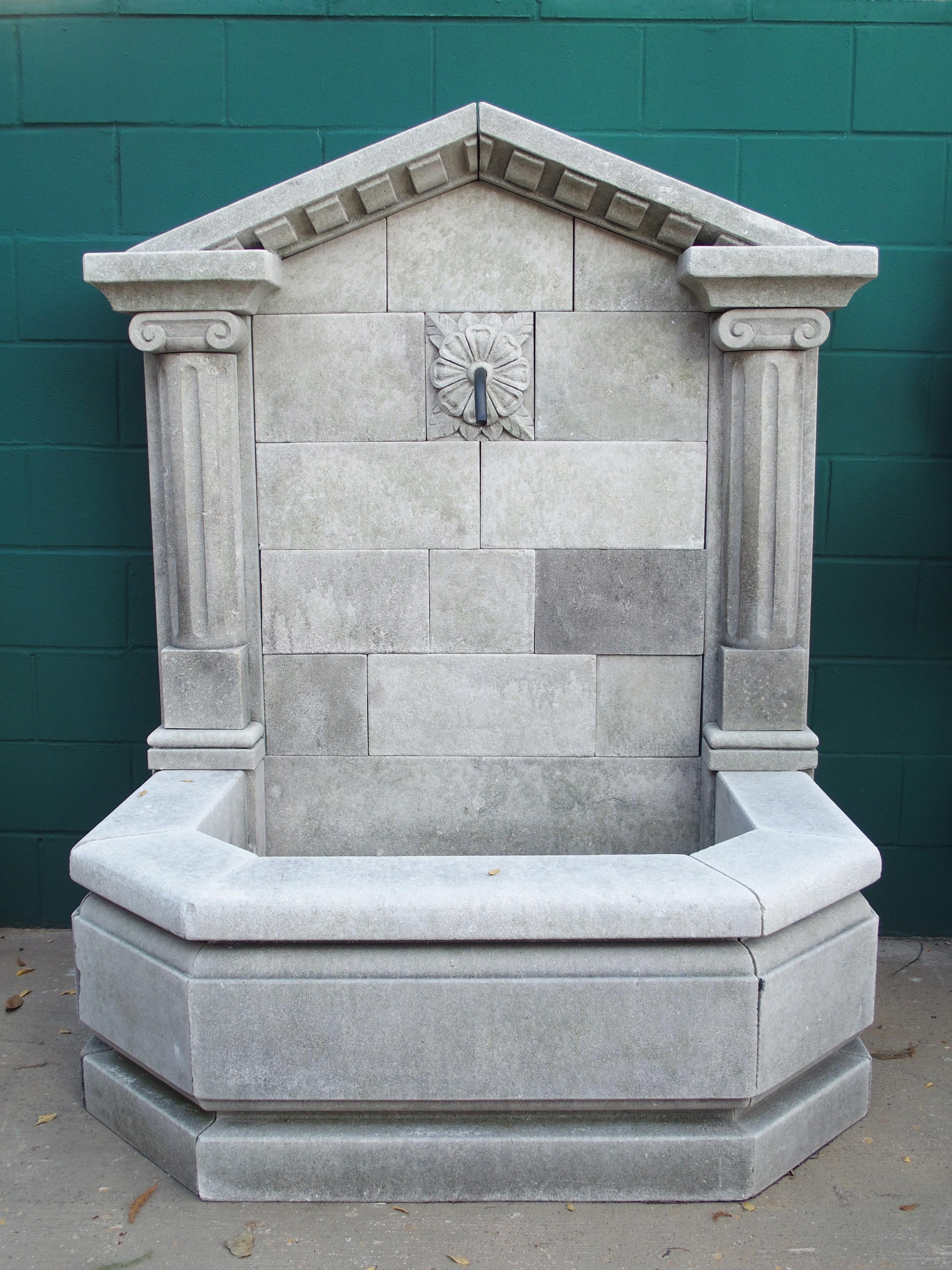 Neoclassical Style Carved Limestone Wall Fountain from Northern Italy For Sale 6