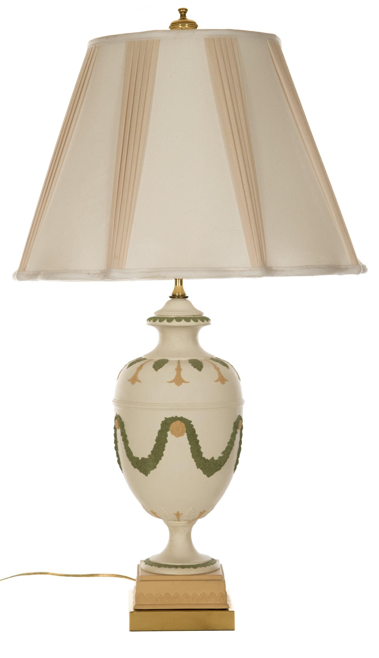 19th Century Neoclassical Style Ceramic Table Lamp with Garlands For Sale
