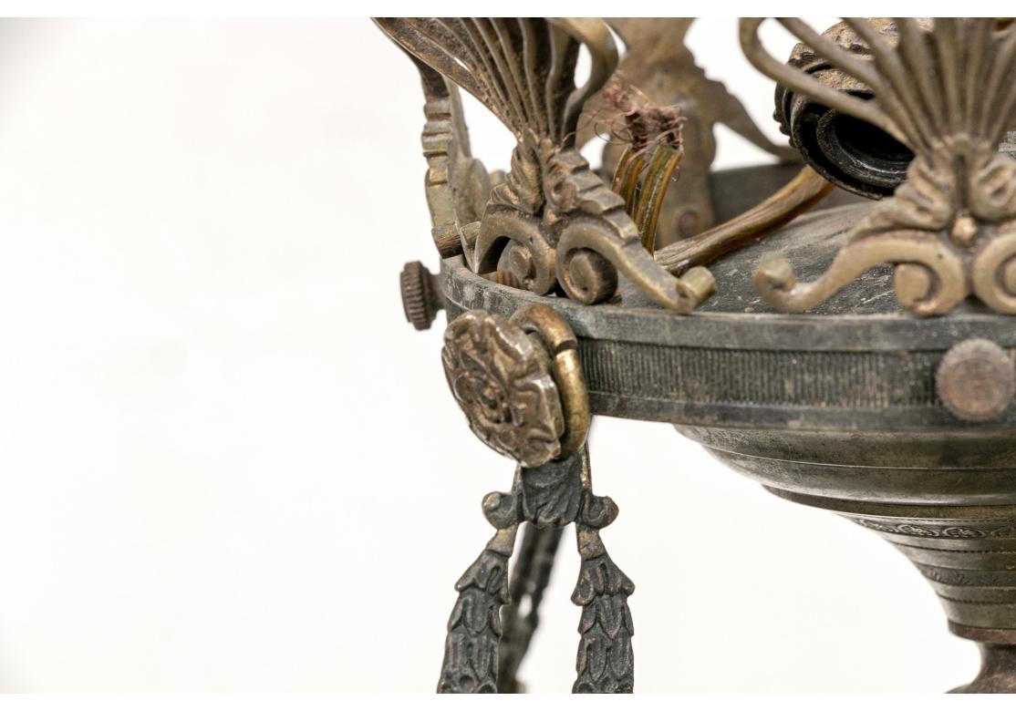 Lampadario in stile neoclassico da restaurare in vendita 10