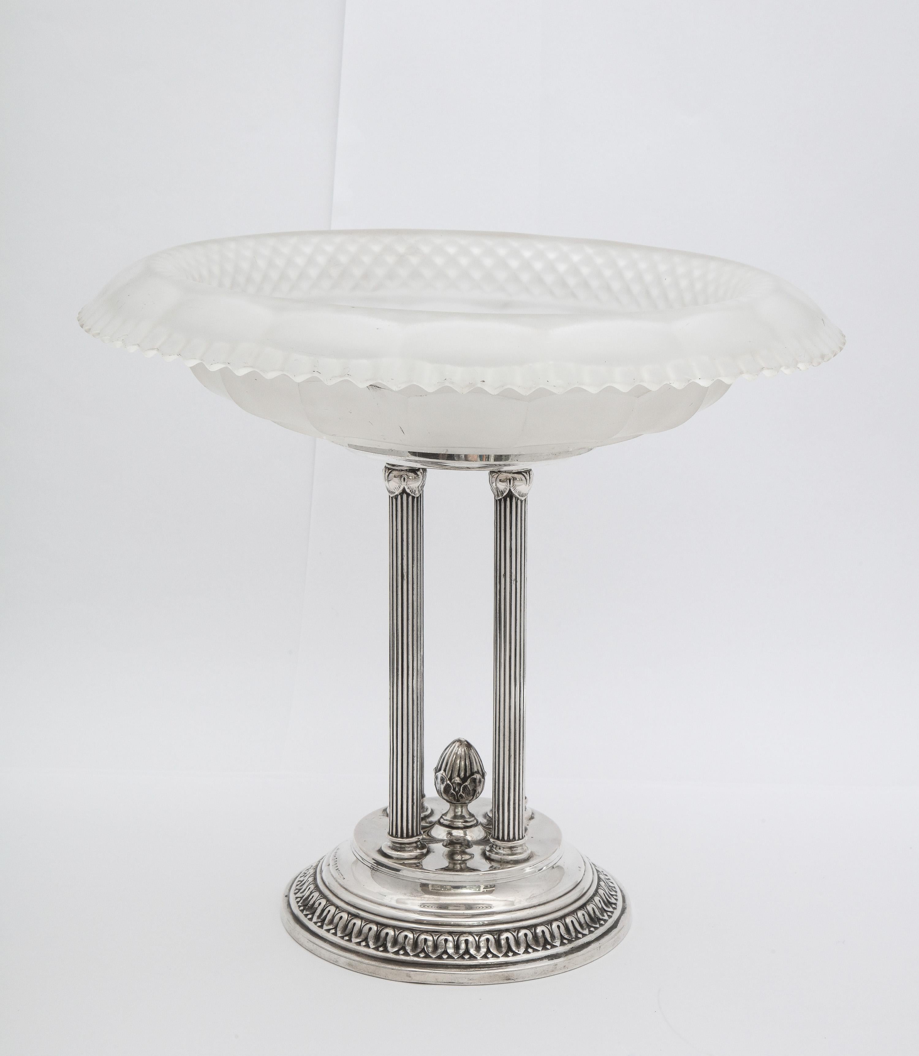 Neoclassical Style Continental Silver '.800' Centerpiece In Good Condition For Sale In New York, NY