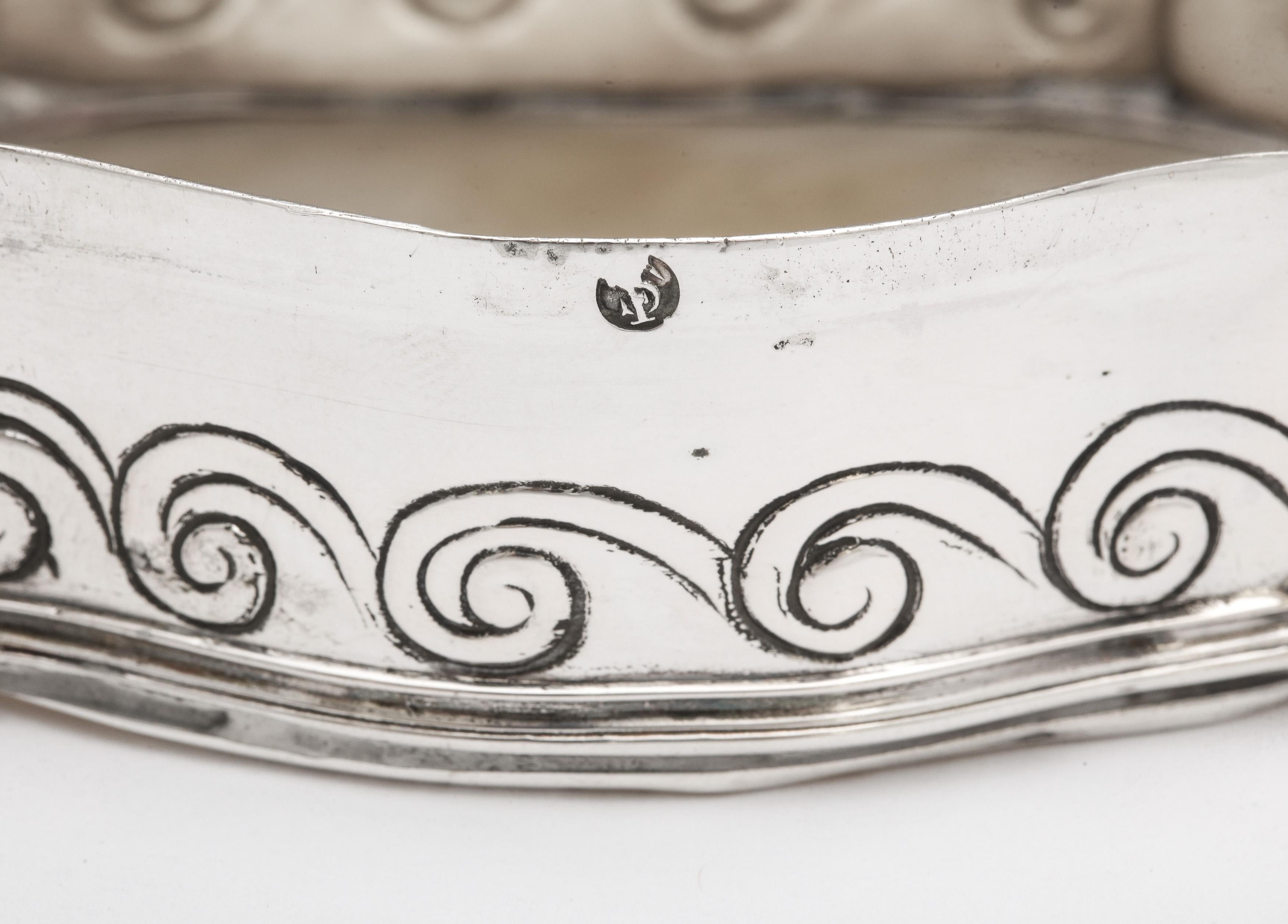 Neoclassical-Style Continental Silver '.800' Trinkets Box with Hinged Lid 5