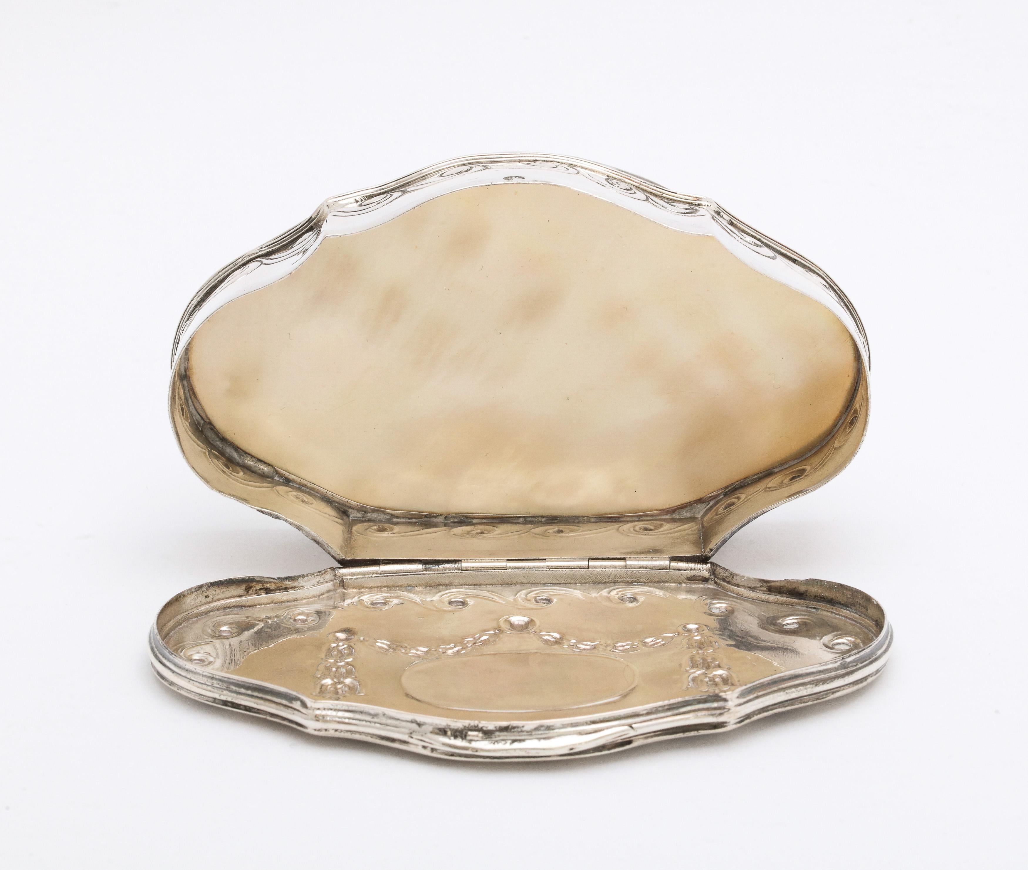 Neoclassical-Style Continental Silver '.800' Trinkets Box with Hinged Lid 9