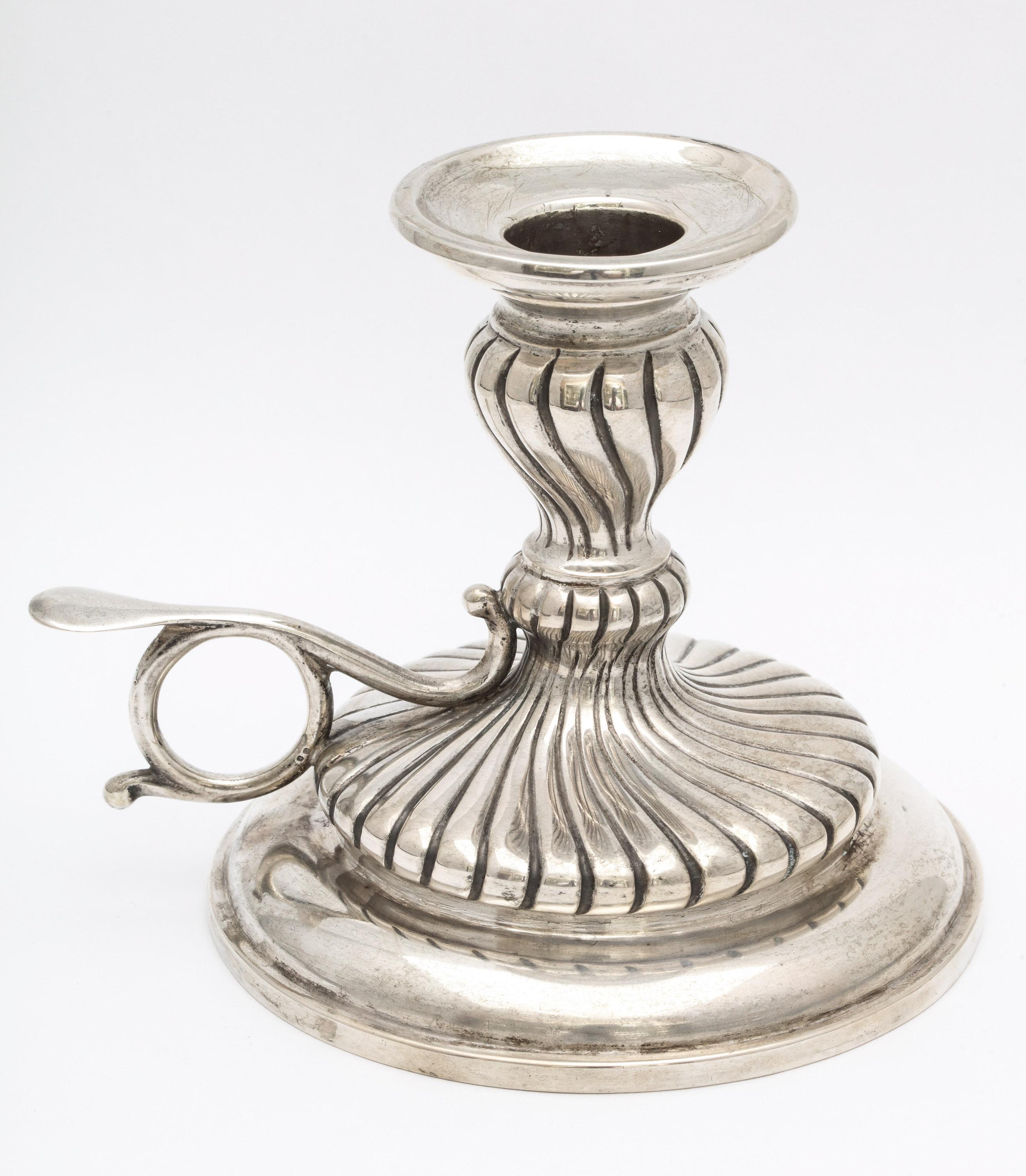 Neoklassisches kontinentales Silber '.835' Chamber Stick im Stil im Angebot 8