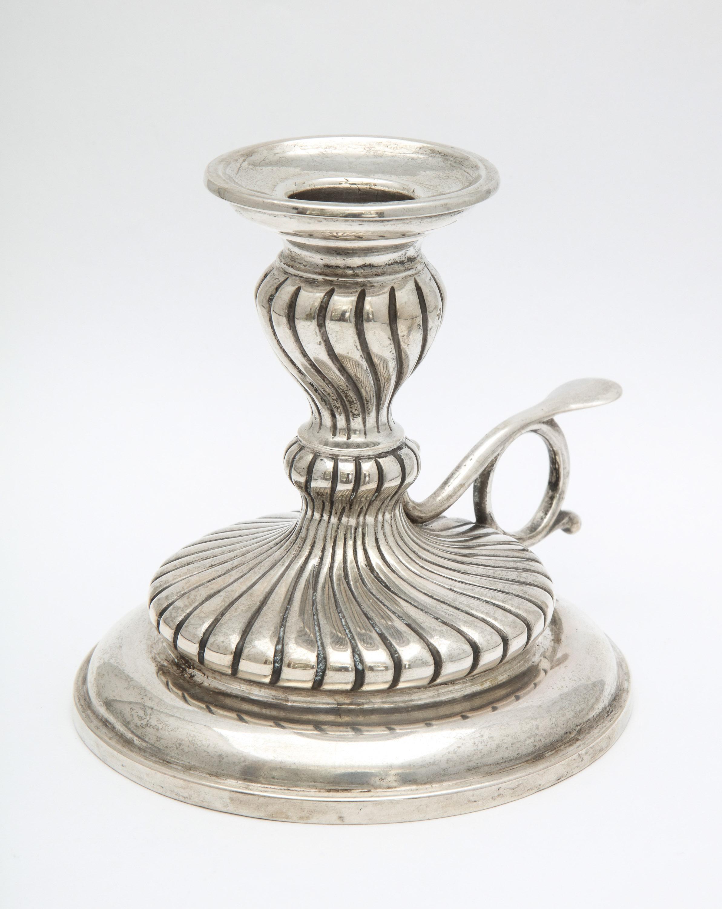 Neoklassisches kontinentales Silber '.835' Chamber Stick im Stil im Zustand „Gut“ im Angebot in New York, NY
