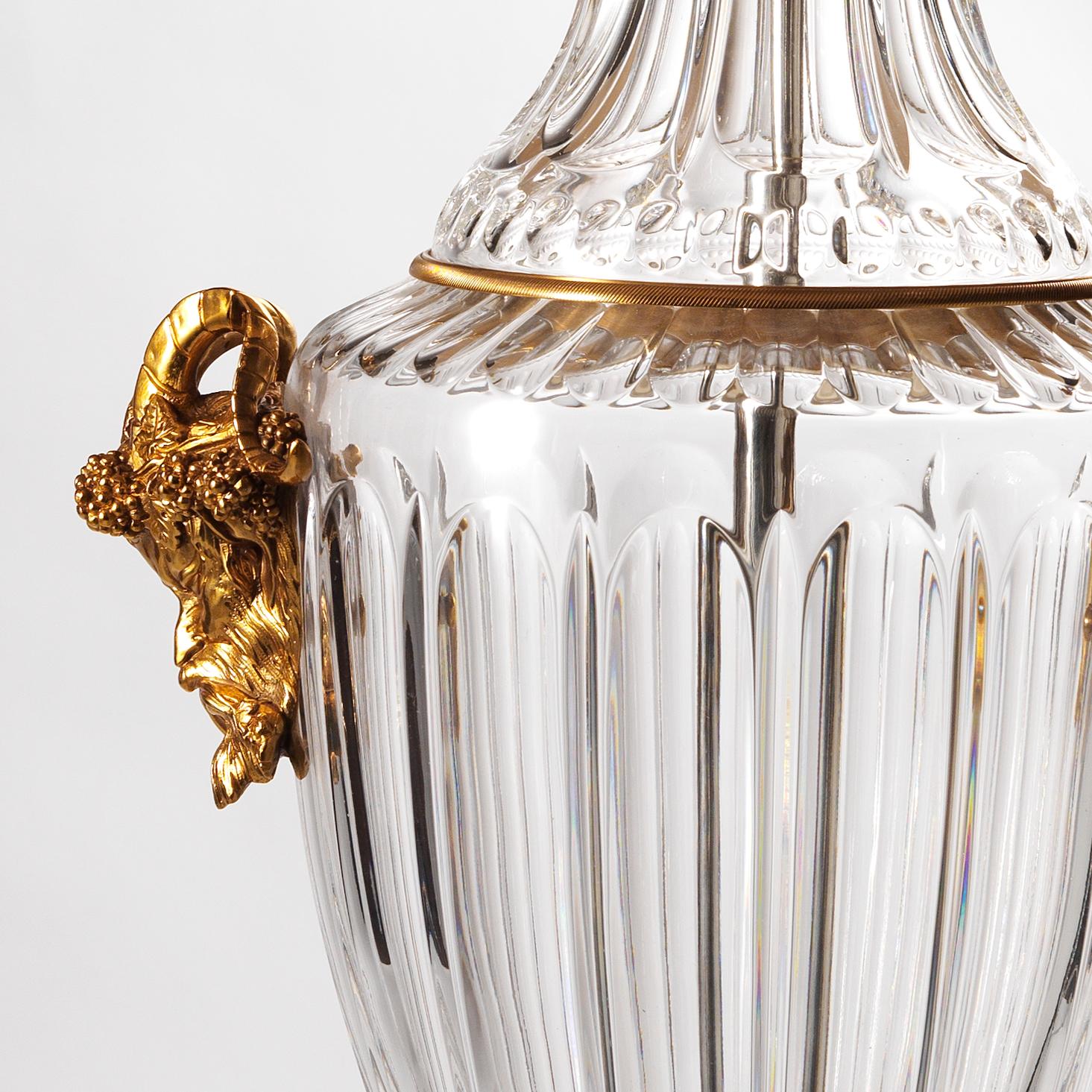 Italian Neoclassical Style Cut Crystal and Gilt Bronze Lamp by Gherardo Degli Albizzi For Sale
