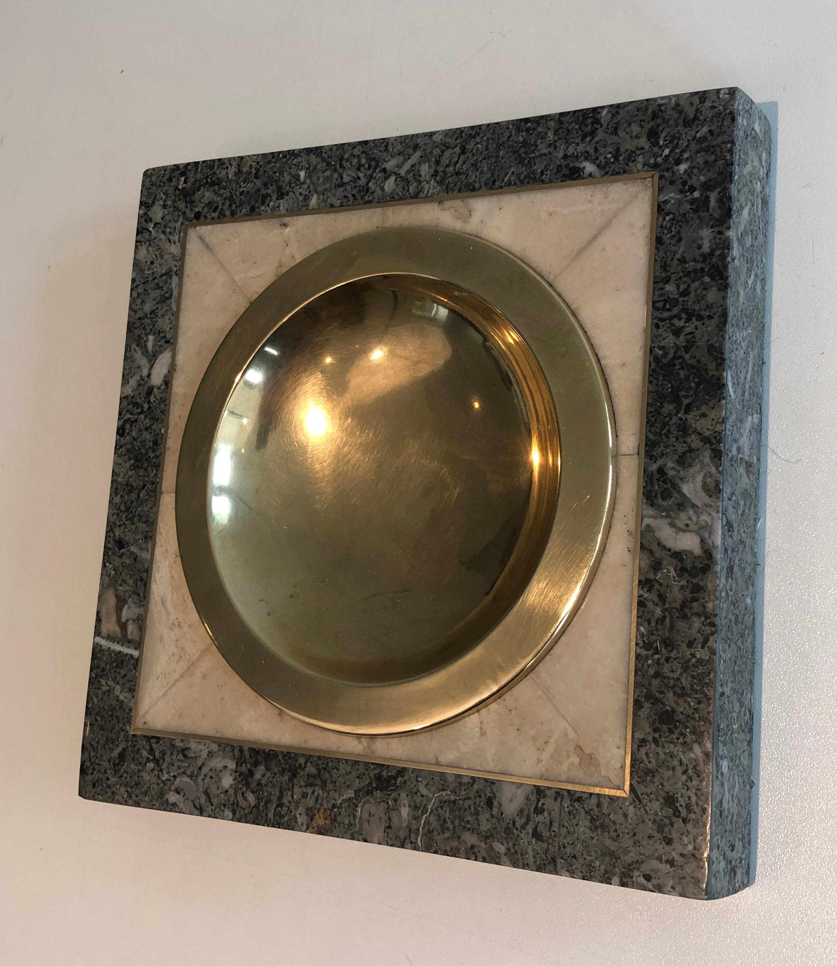 Mid-Century Modern Neoclassical Style Faux-Marble and Brass Vide-Poche, French, circa 1970 For Sale