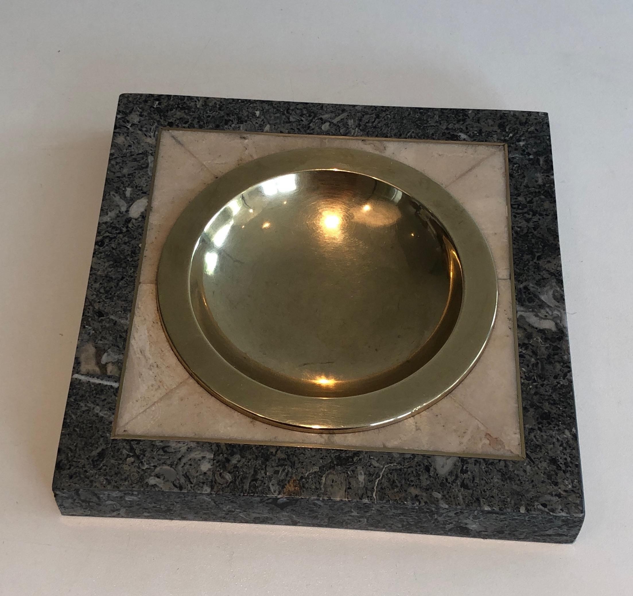Neoclassical Style Faux-Marble and Brass Vide-Poche, French, circa 1970 For Sale 4