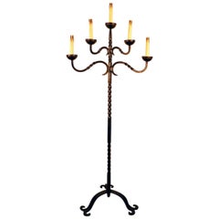 Lampadaire de style néoclassique en fer forgé, datant d'environ 1950