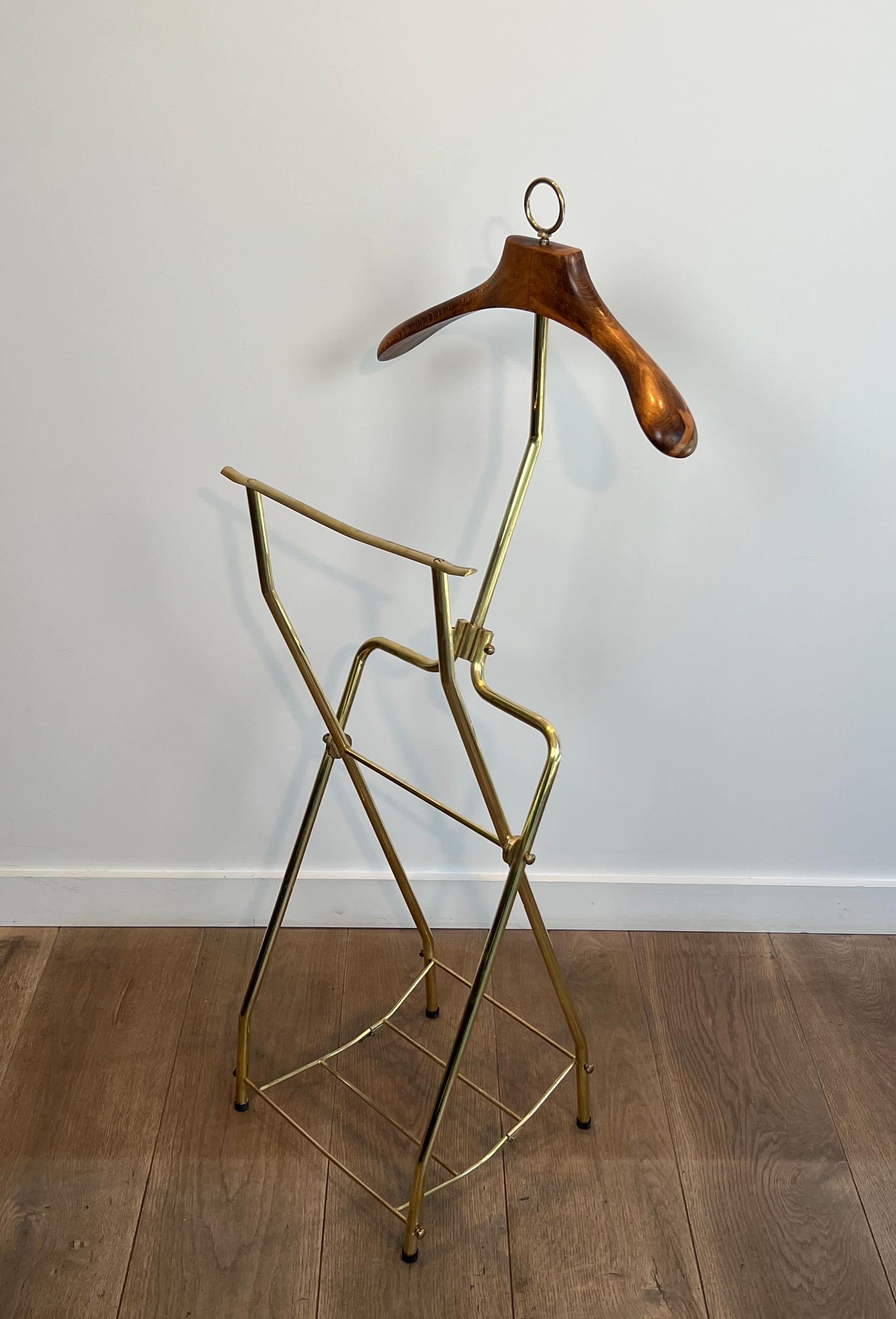 Valet in stile neoclassico Foldes in ottone e legno con rotelle in vendita 5