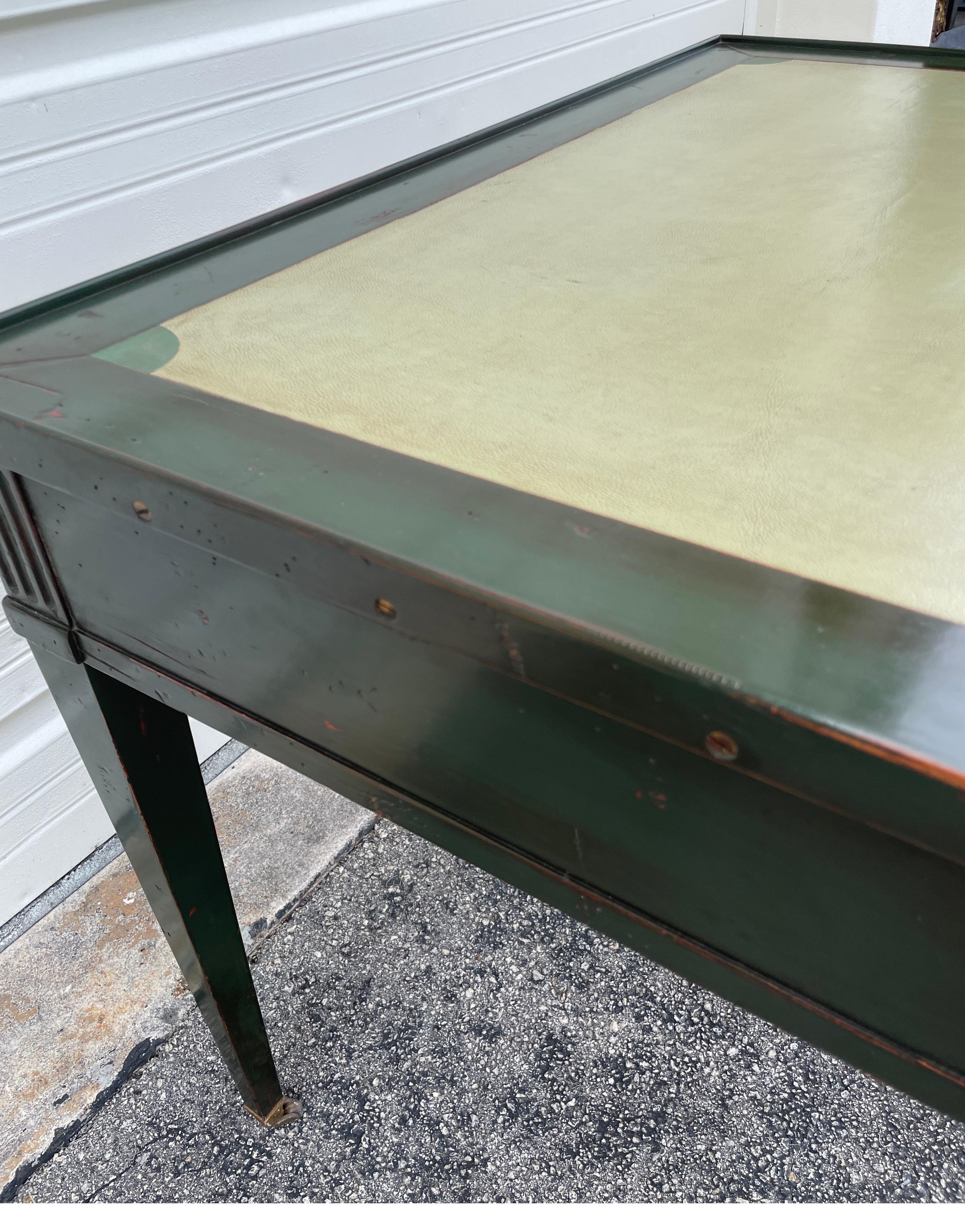 Scrivania francese in stile neoclassico in vendita 1