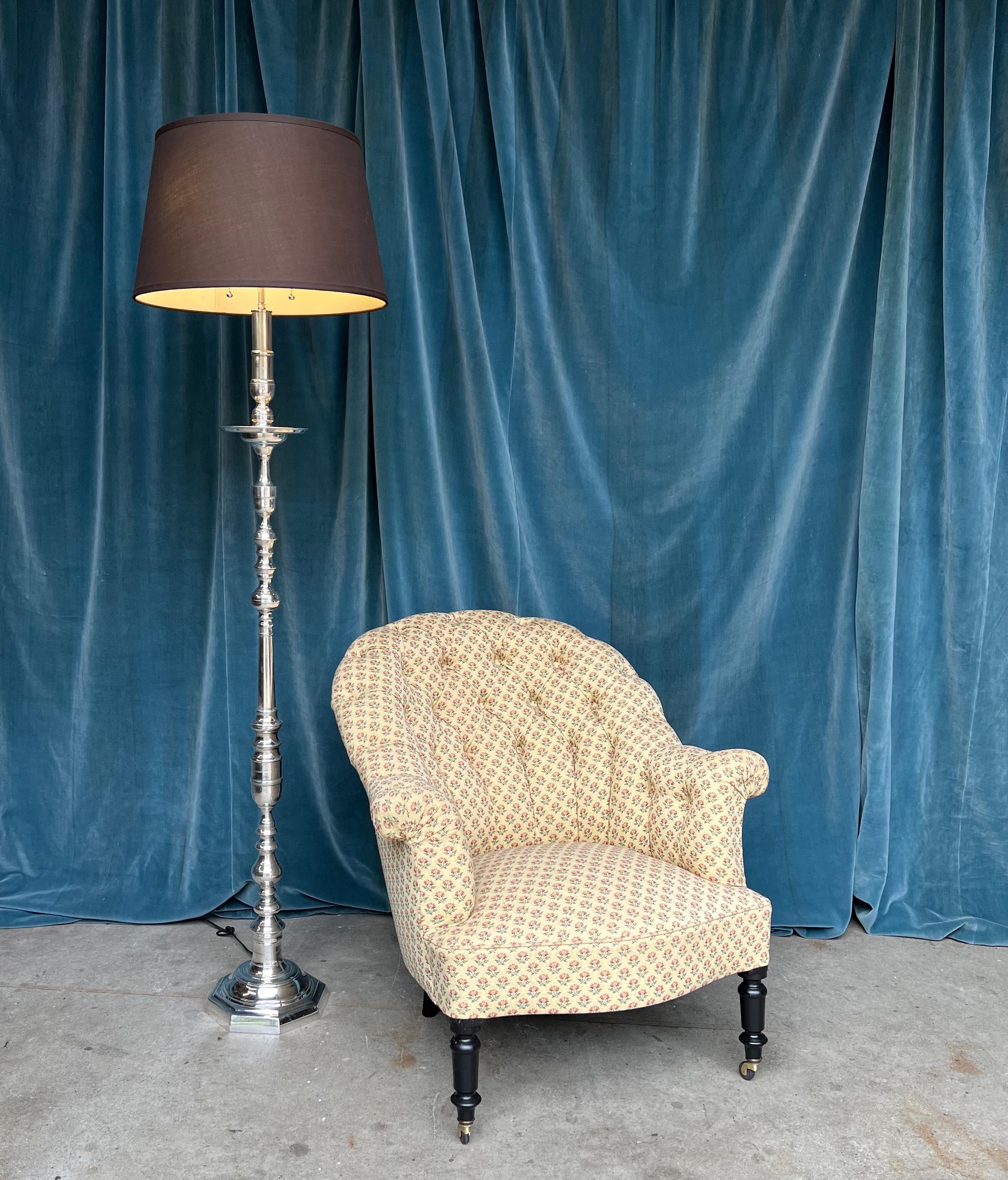 Cast Neoclassical Style French Silvered Bronze Floor Lamp For Sale