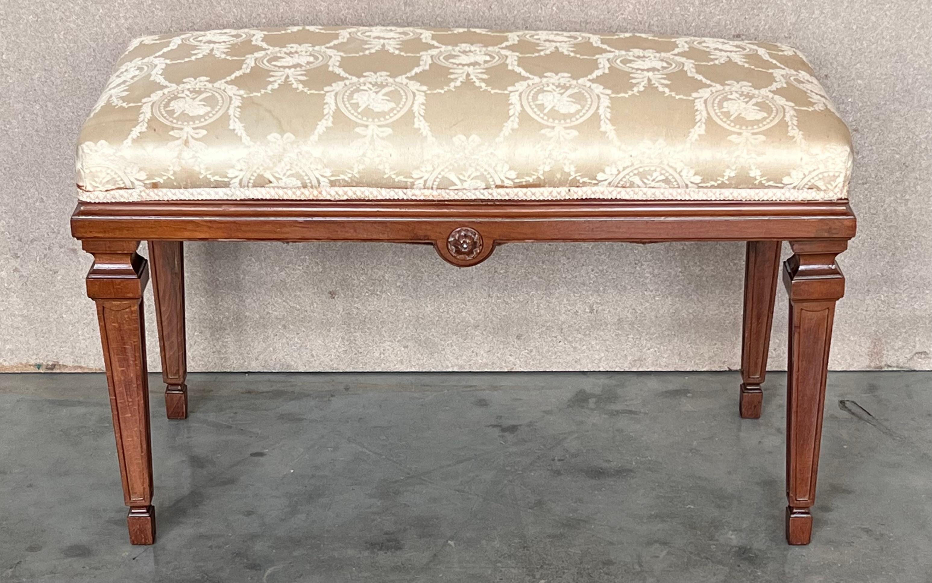 Neoclassical Style French Walnut Benches with Carved Legs, a Pair In Good Condition For Sale In Miami, FL