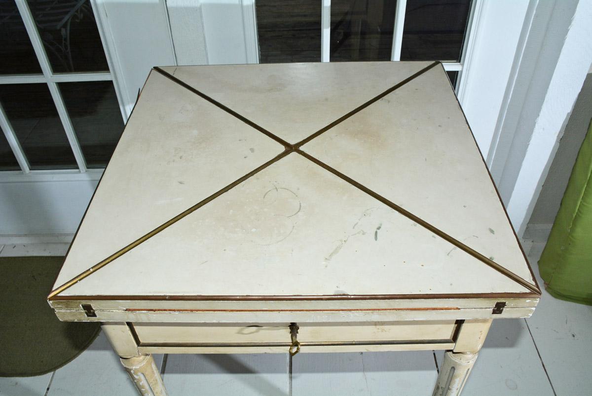 Neoclassical Style Game Table (Neoklassisch)