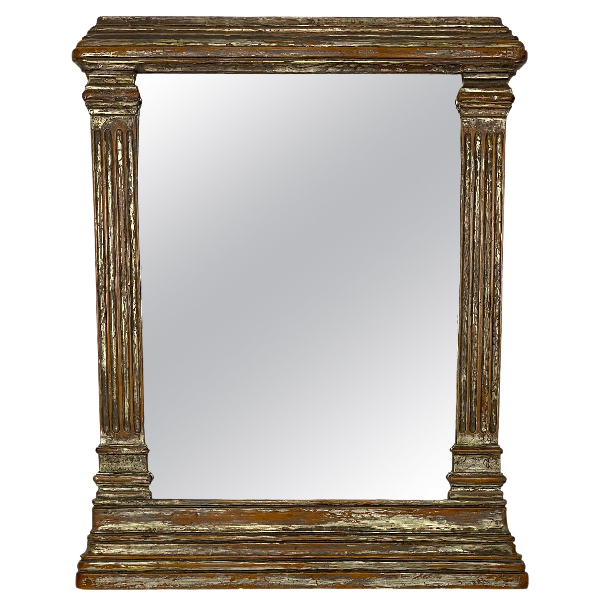 Miroir de style néoclassique doré et argenté avec colonnes sculptées