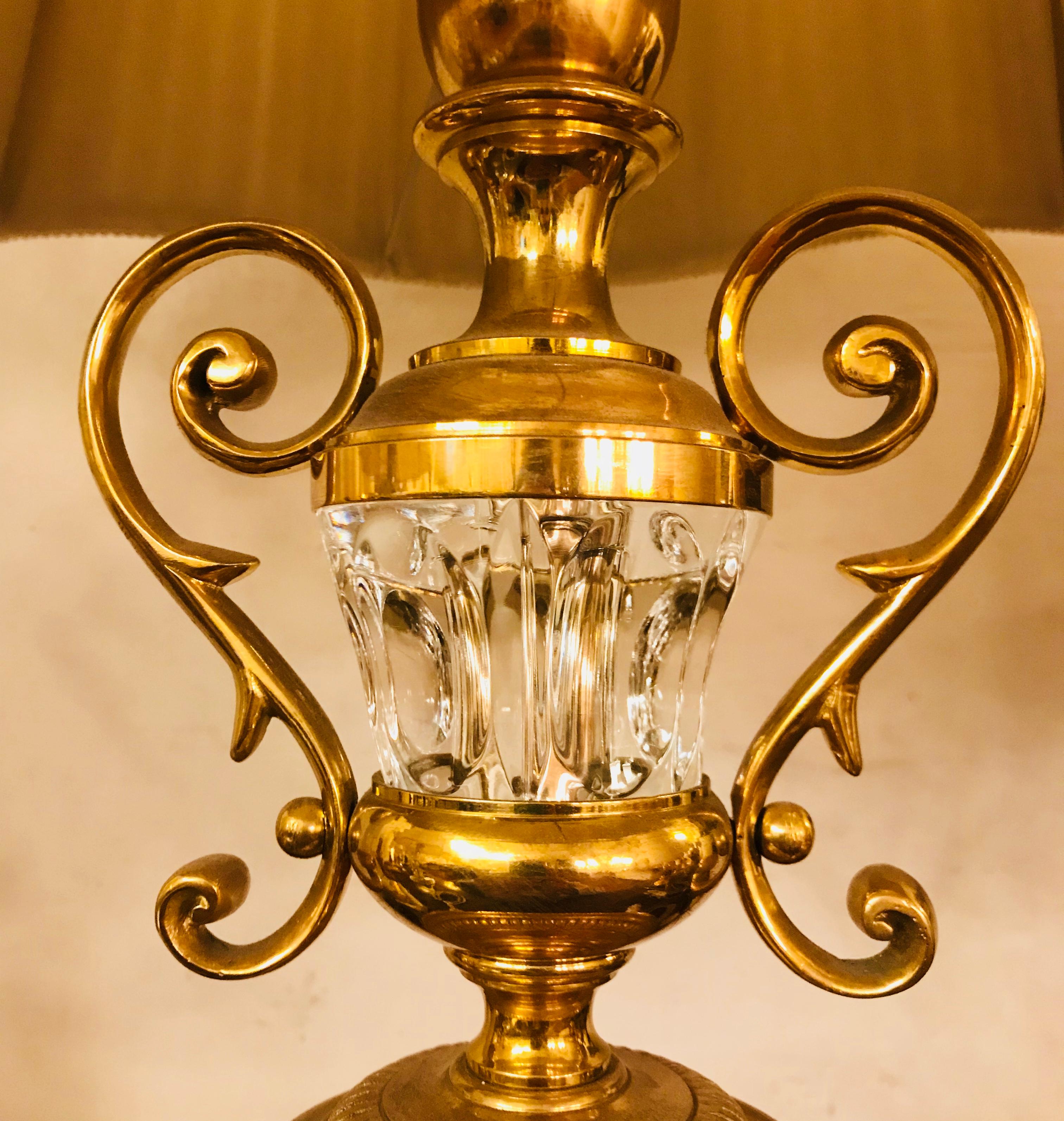 Beveled Neoclassical Style Gilt Bronze and Cut Crystal Lamp By Gherardo Degli Albizzi For Sale