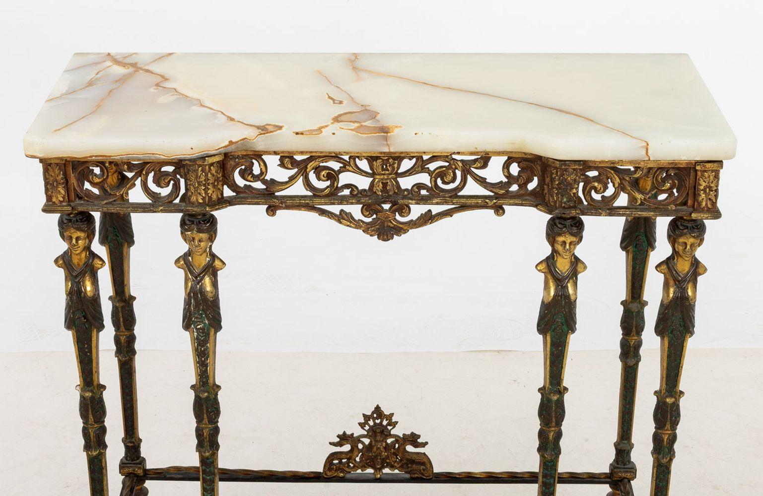 Consola de metal dorado y ónice de estilo neoclásico Neoclásico en venta