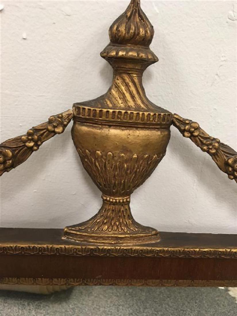 Trumeau- oder Kaminsims-Spiegel im neoklassischen Stil aus vergoldetem Holz und Mahagoni mit Ornamenten (Italienisch) im Angebot