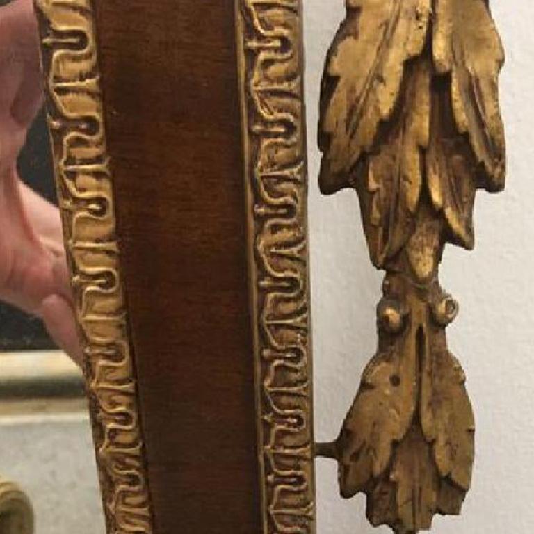 Trumeau- oder Kaminsims-Spiegel im neoklassischen Stil aus vergoldetem Holz und Mahagoni mit Ornamenten (Blattgold) im Angebot