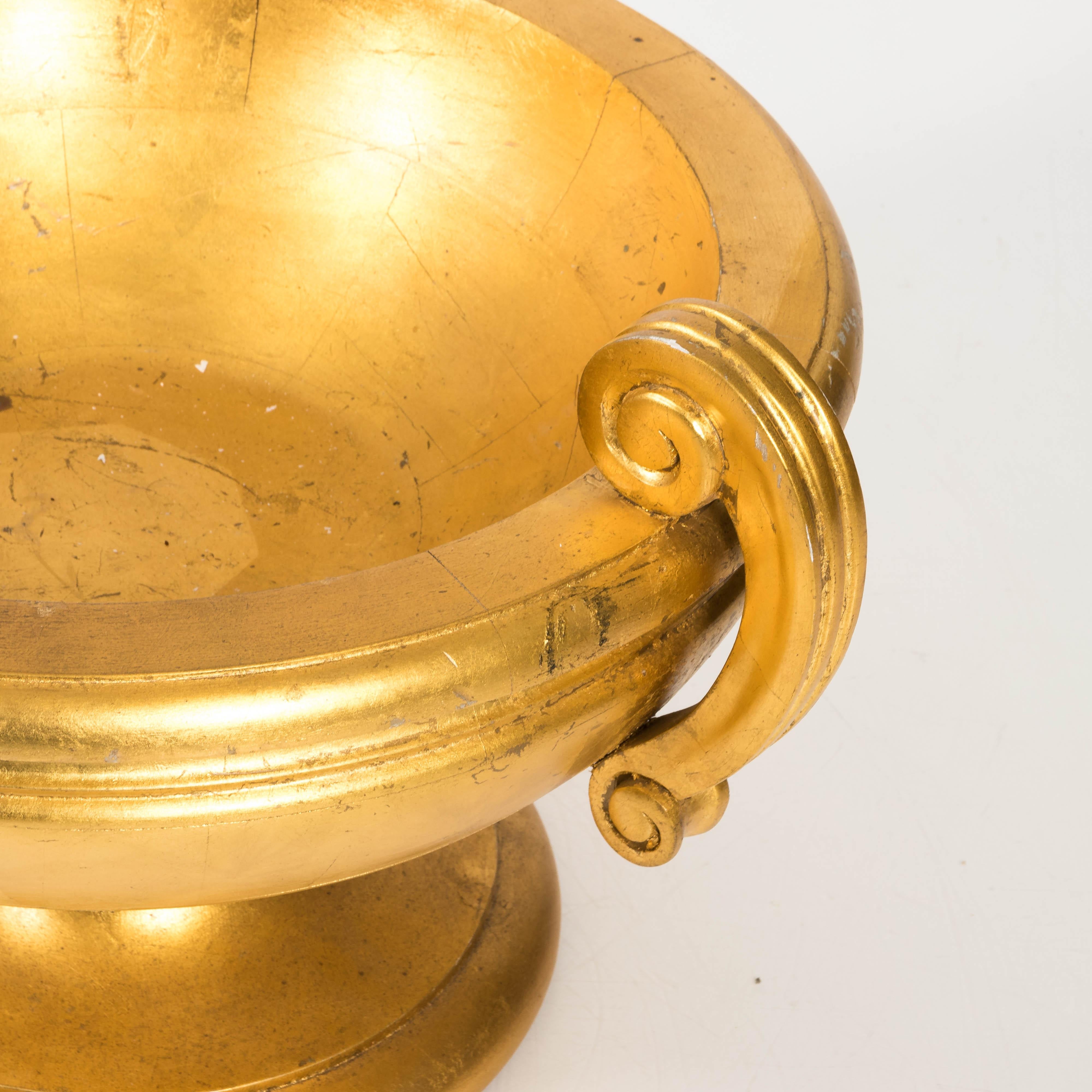 Neoclassical Style Gilt Wooden Bowl In Good Condition For Sale In Stamford, CT