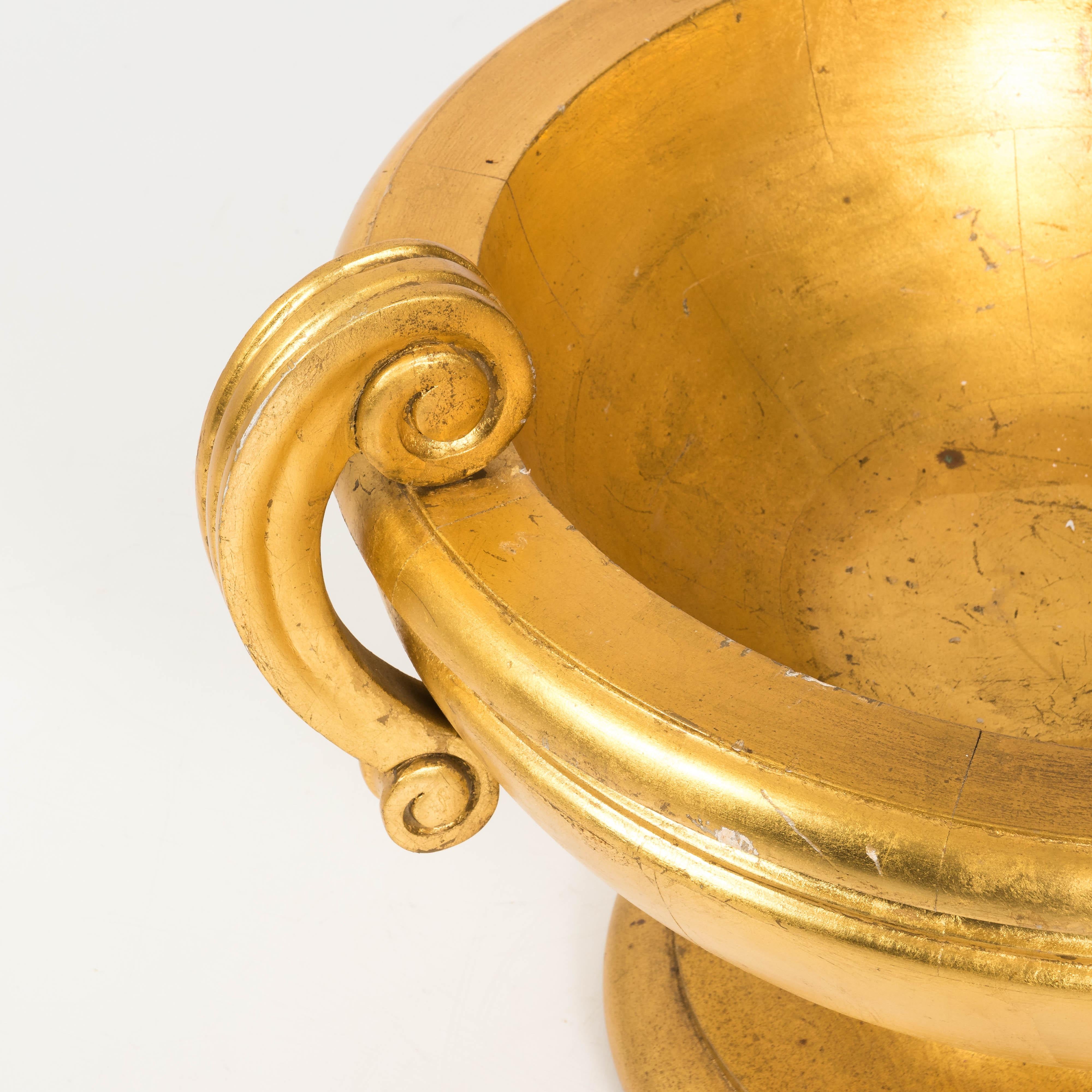 20th Century Neoclassical Style Gilt Wooden Bowl For Sale