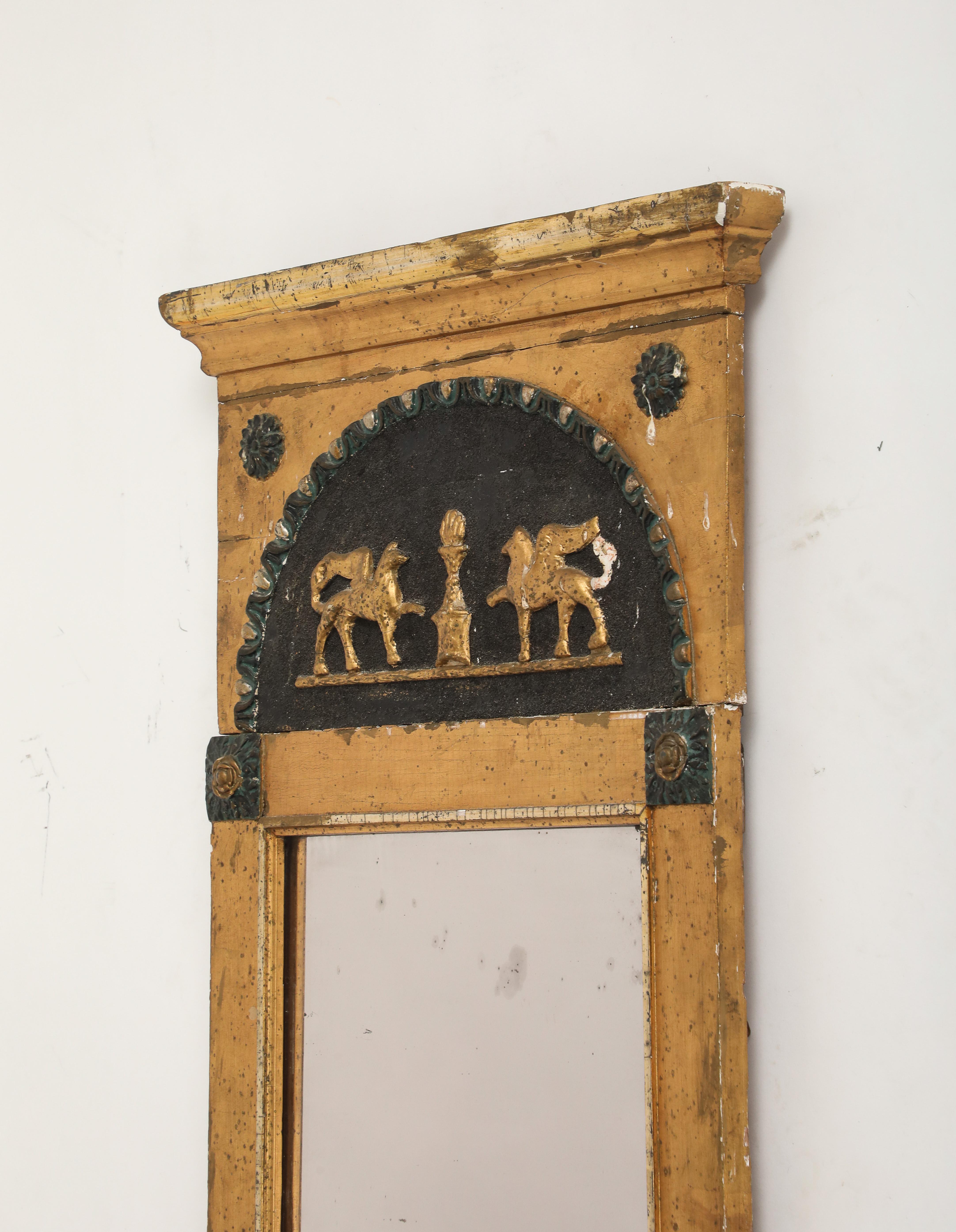 Espejo de madera dorada y bronce de estilo neoclásico en venta 4