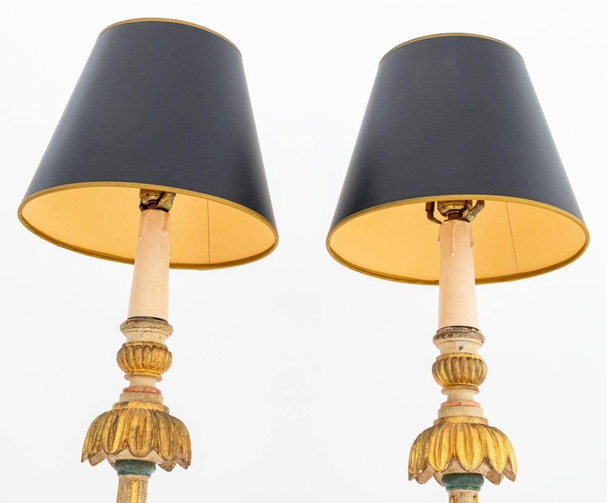 Neoklassischer Stil Giltwood Tischlampen, Paar (20. Jahrhundert) im Angebot