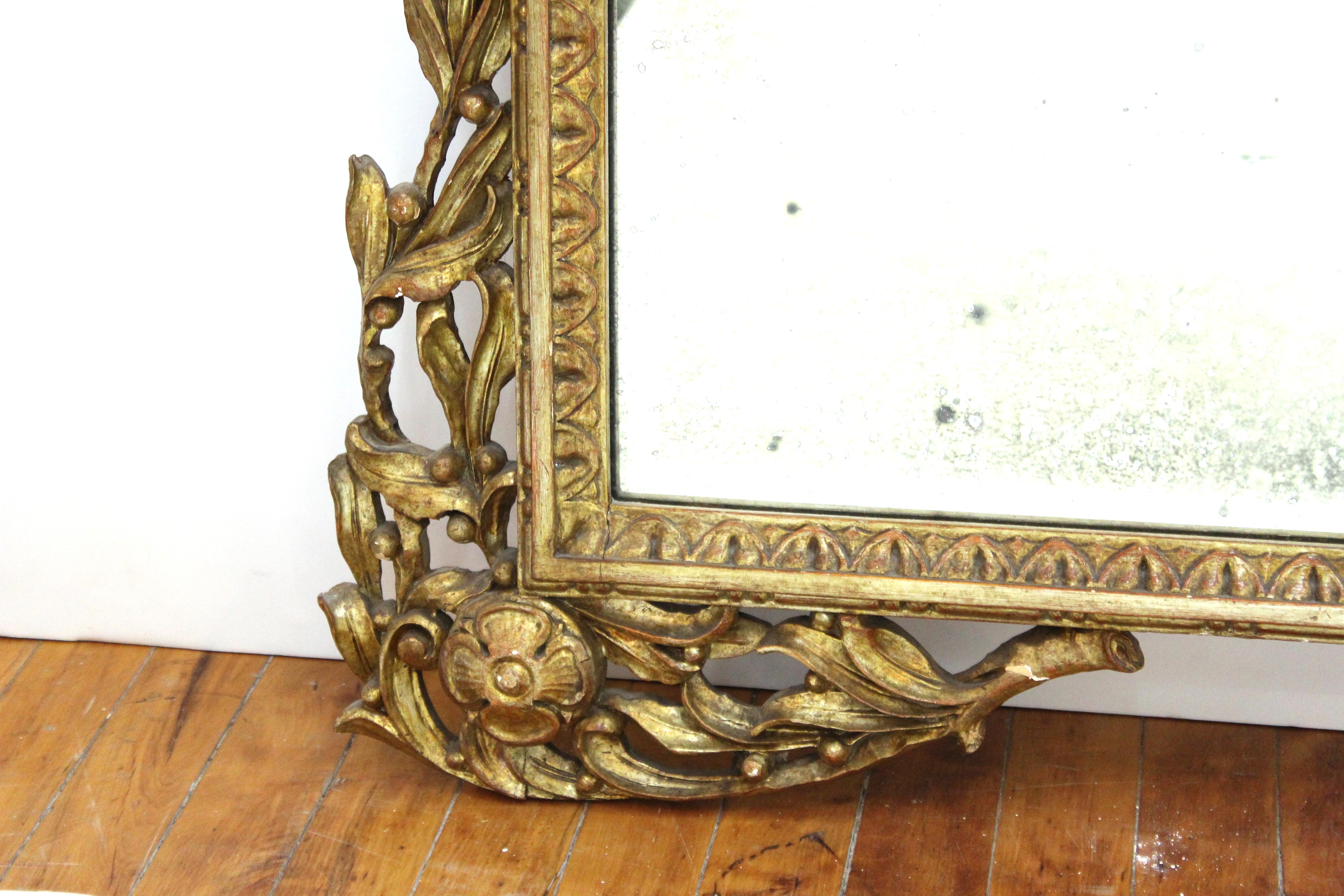 Neoclassical Style Giltwood Wall Mirror In Good Condition For Sale In New York, NY