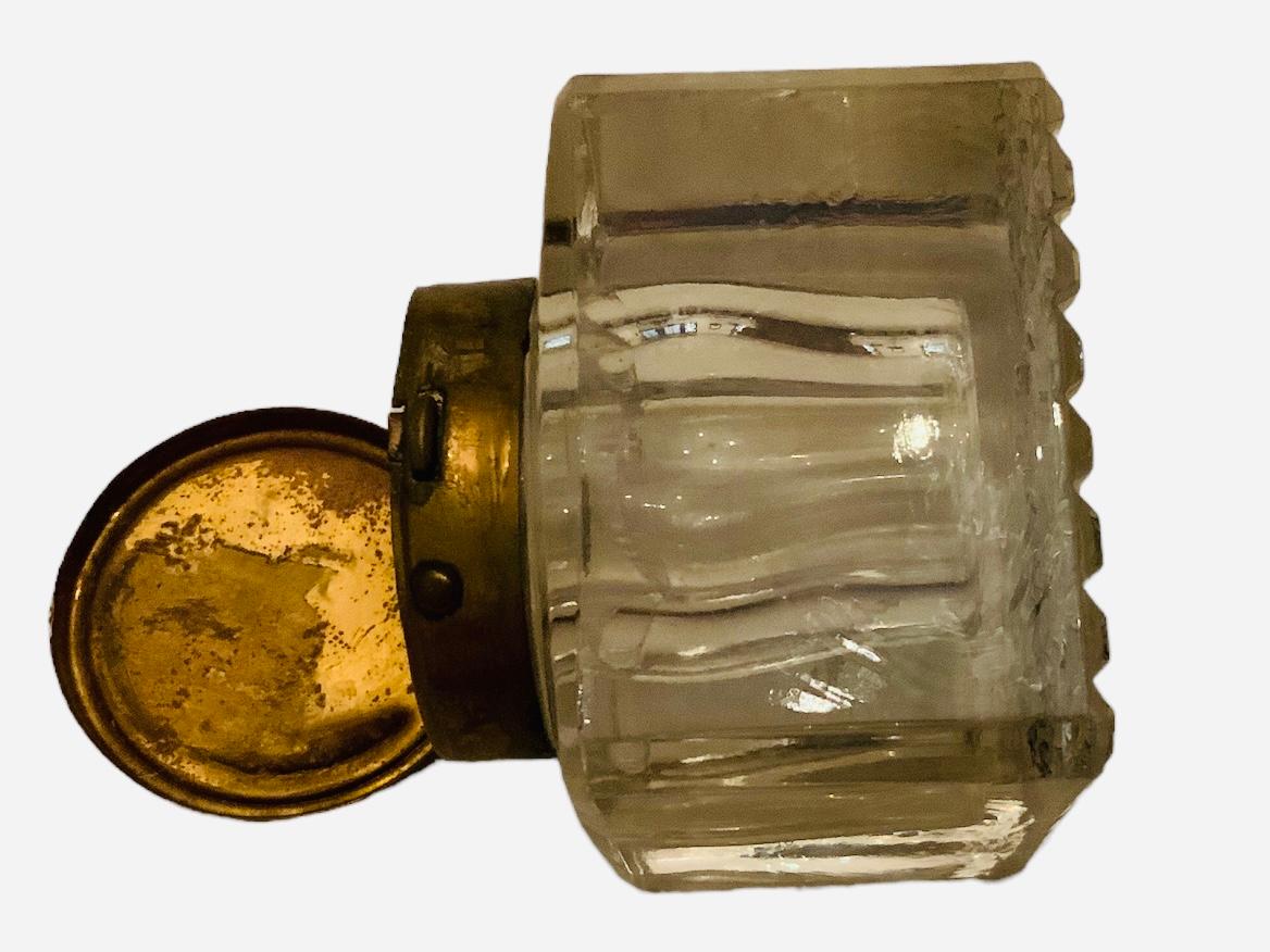 Bottiglia calamaio in vetro in stile neoclassico in vendita 4
