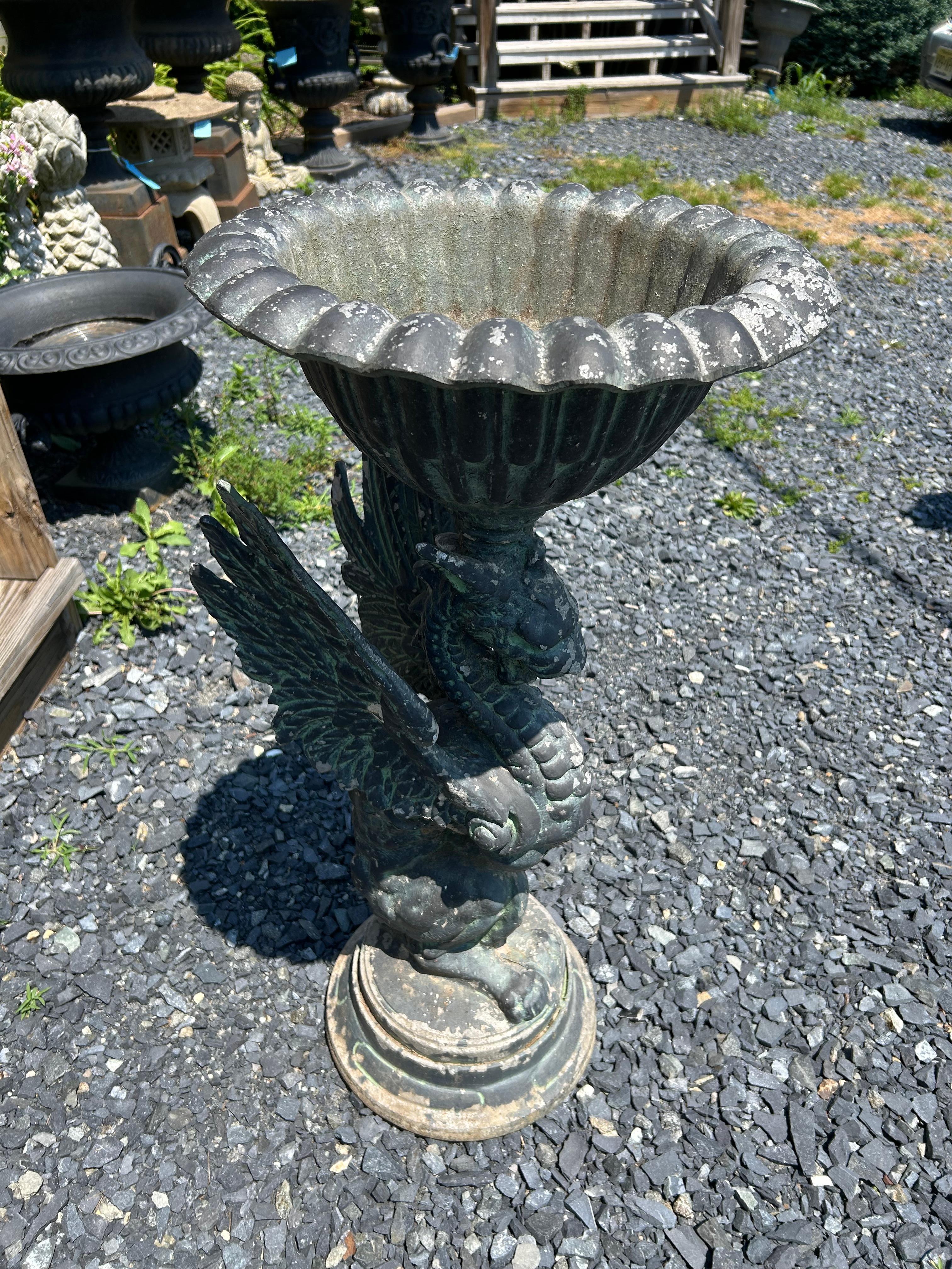 Fin du 20e siècle Jardinière Griffon de style néoclassique en vente