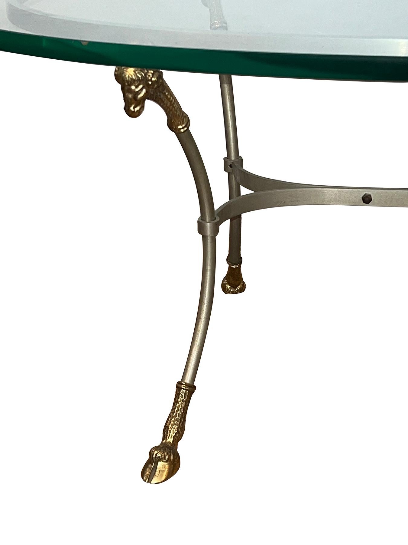 italien Table basse ovale Hollywood Regency de style néoclassique en vente